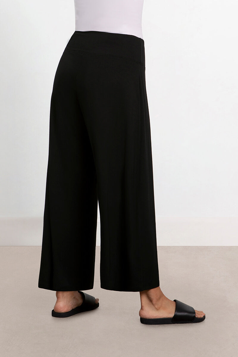 Stylish Black Bamboo Wide Leg Crop Pants - Comfortable & Breathable for Casual Wear, Yoga, and Summer Outfits