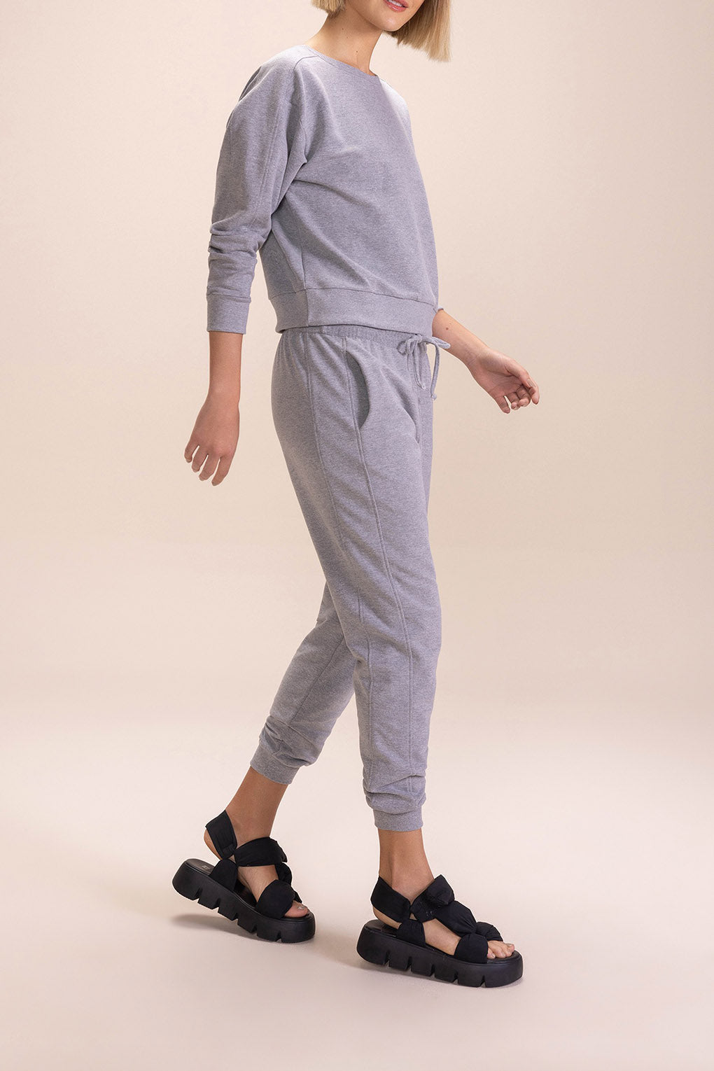 Comfortable Everyday Jog Sweatshirt for Women & Men - Soft Casual Pullover Hoodie for Running, Gym, Lounge & Streetwear