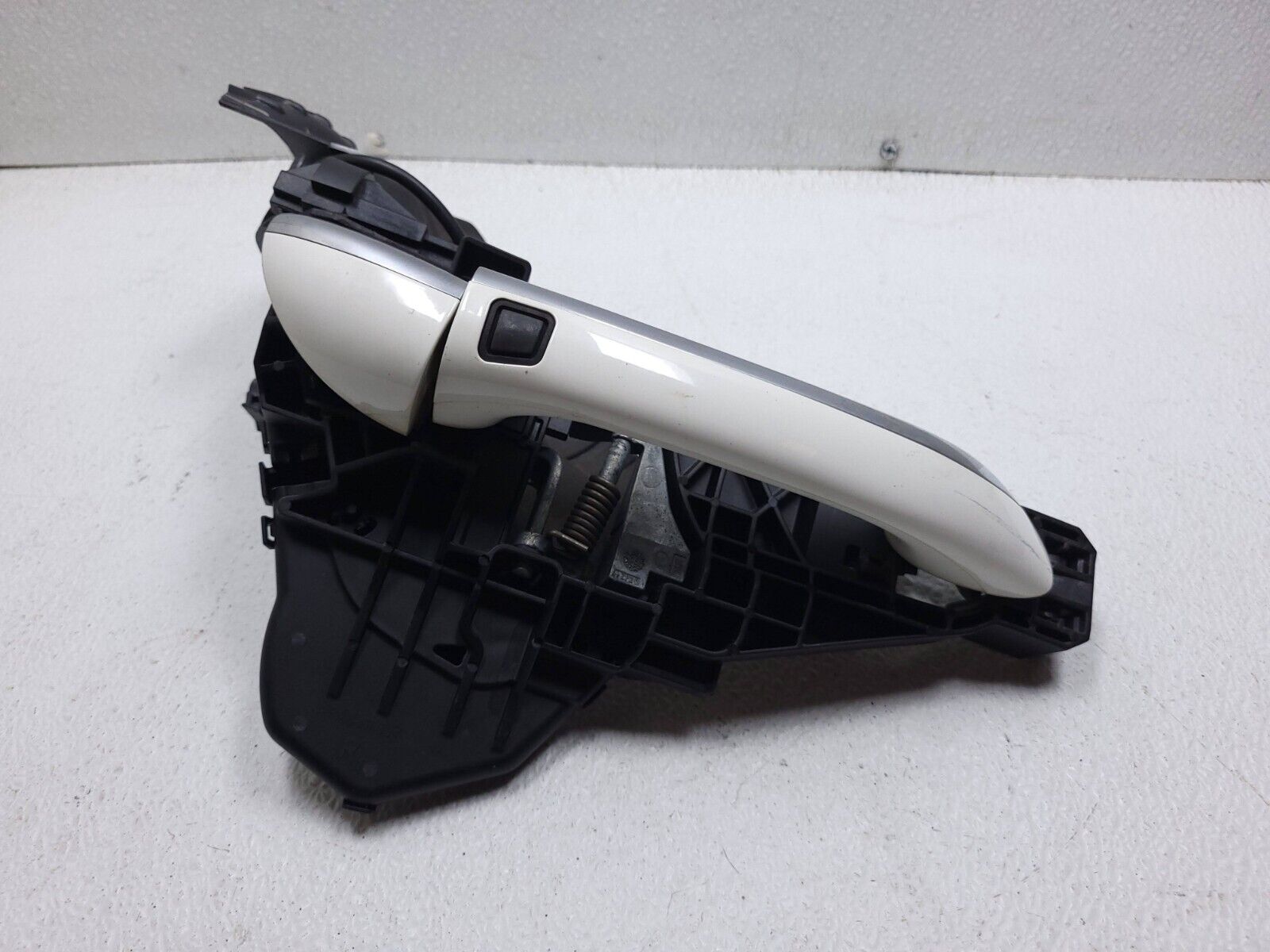 2006-2011 Mercedes ML500 Right Passenger Front Door Exterior Handle OEM Replacement - Perfect for Car Repair & Restoration Projects