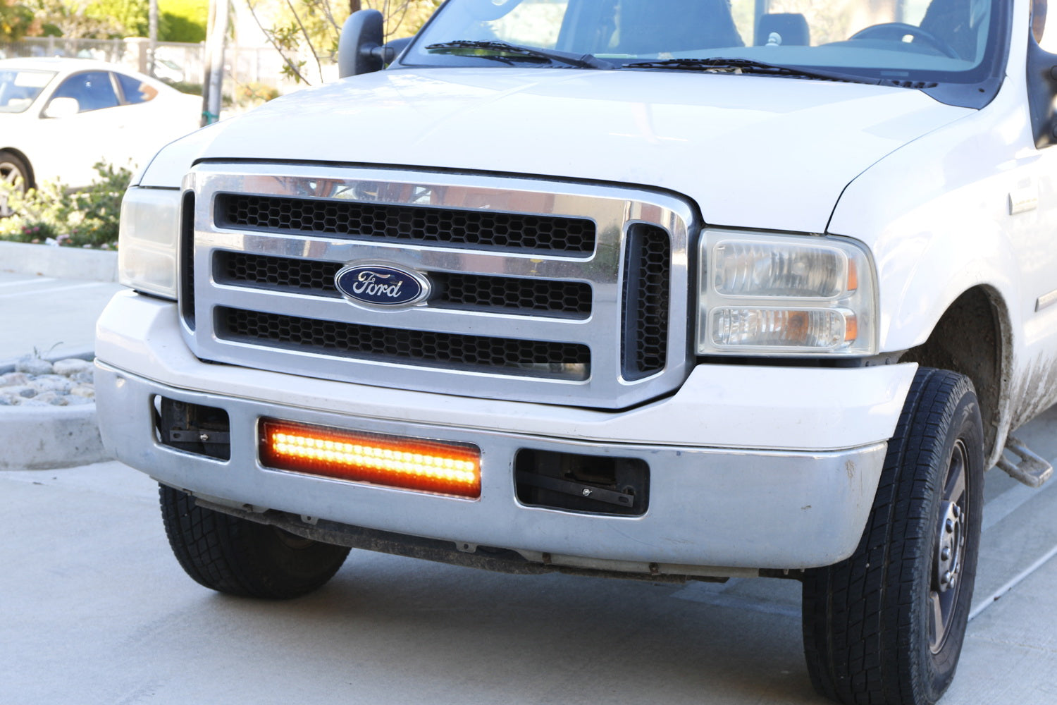 120W 20 LED Light Bar Dual Color with Mounting Bracket & Wiring Kit - Compatible with 1999-2007 Ford F250 F350 Trucks - Perfect for Off-Roading, Camping & Emergency Lighting