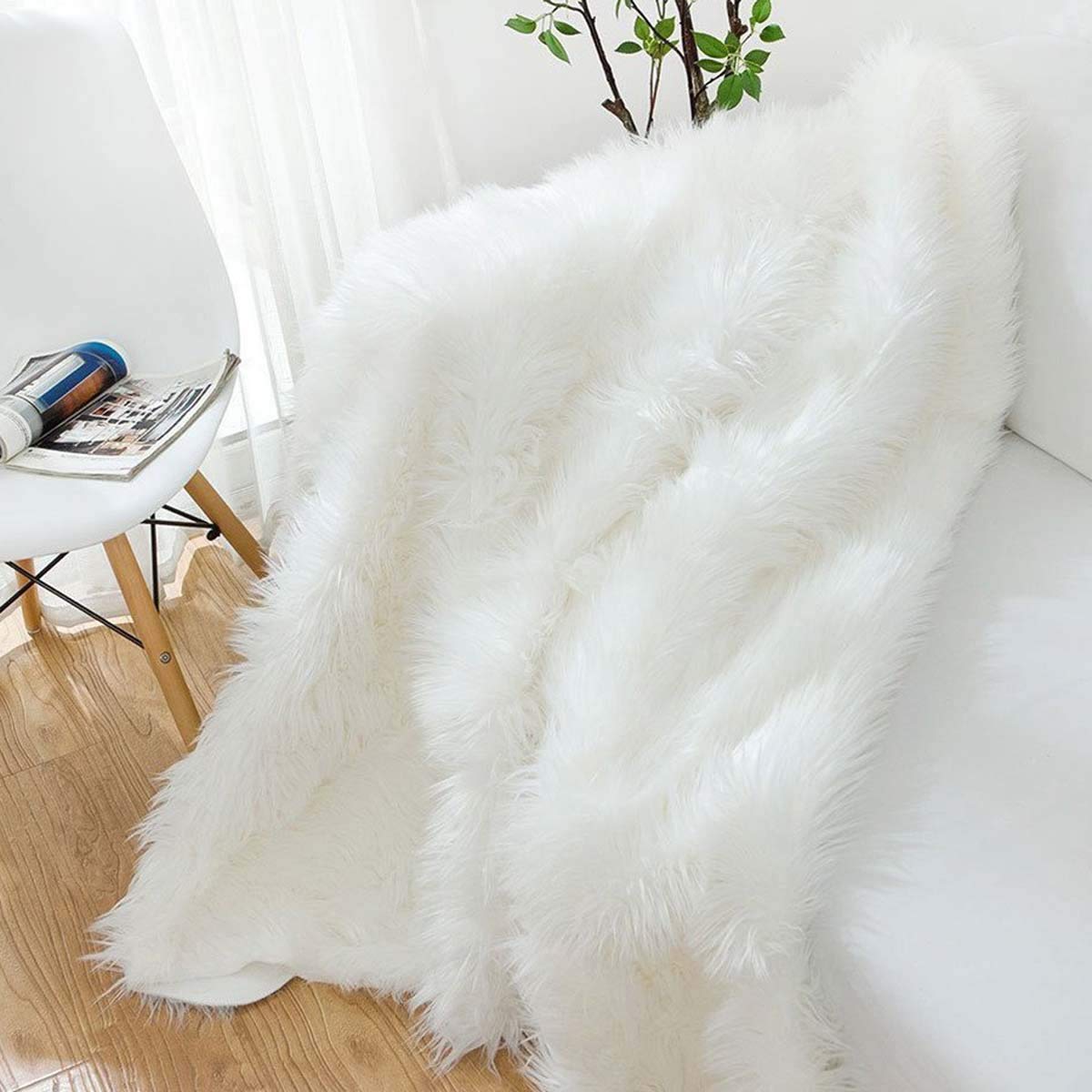 HYDL Super Soft Shaggy Plush Area Rug - Fluffy Faux Fur Carpet for Bedroom, Living Room - Ultra Comfortable Modern Floor Rug - Perfect for Cozy Home Decor & Kids Play Area
