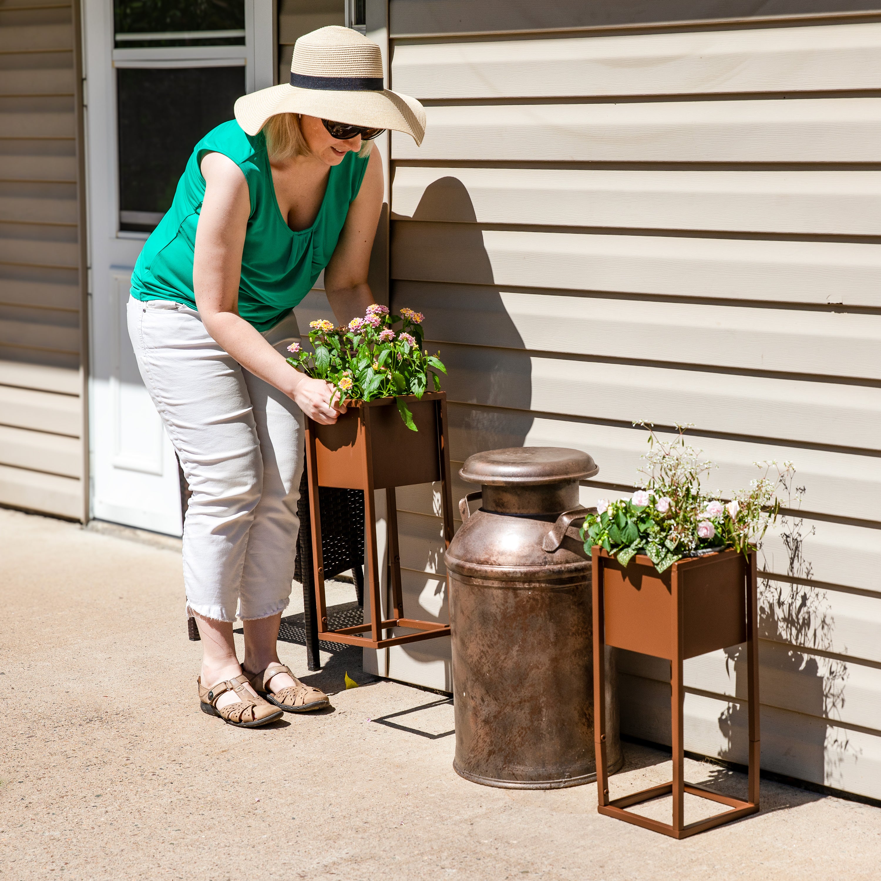 Modern Metal Planter Boxes with Legs - Set of 2, Indoor/Outdoor Garden Planters for Patio, Balcony & Home Decor - Rust-Resistant & Durable Design