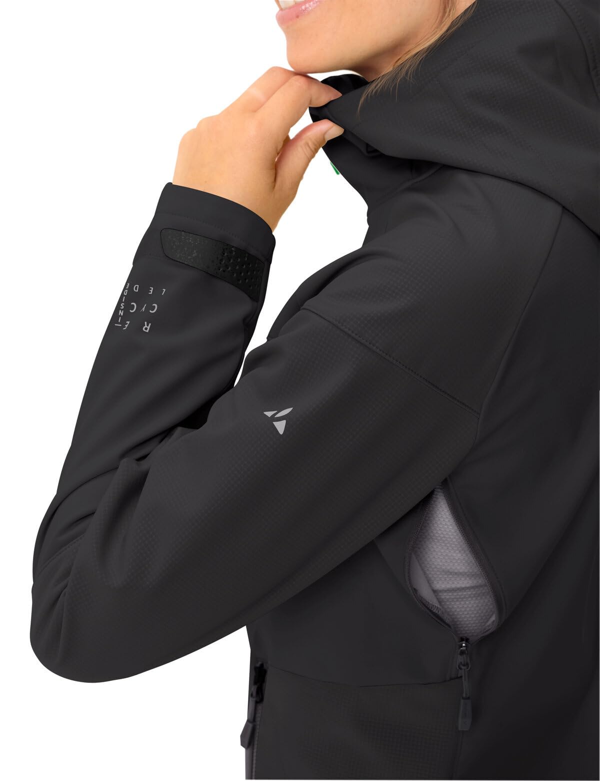 VAUDE Women's All Year Elope Softshell Jacket - Waterproof Windproof Outdoor Jacket for Hiking, Cycling & Travel - Lightweight Comfortable All-Season Jacket for Women