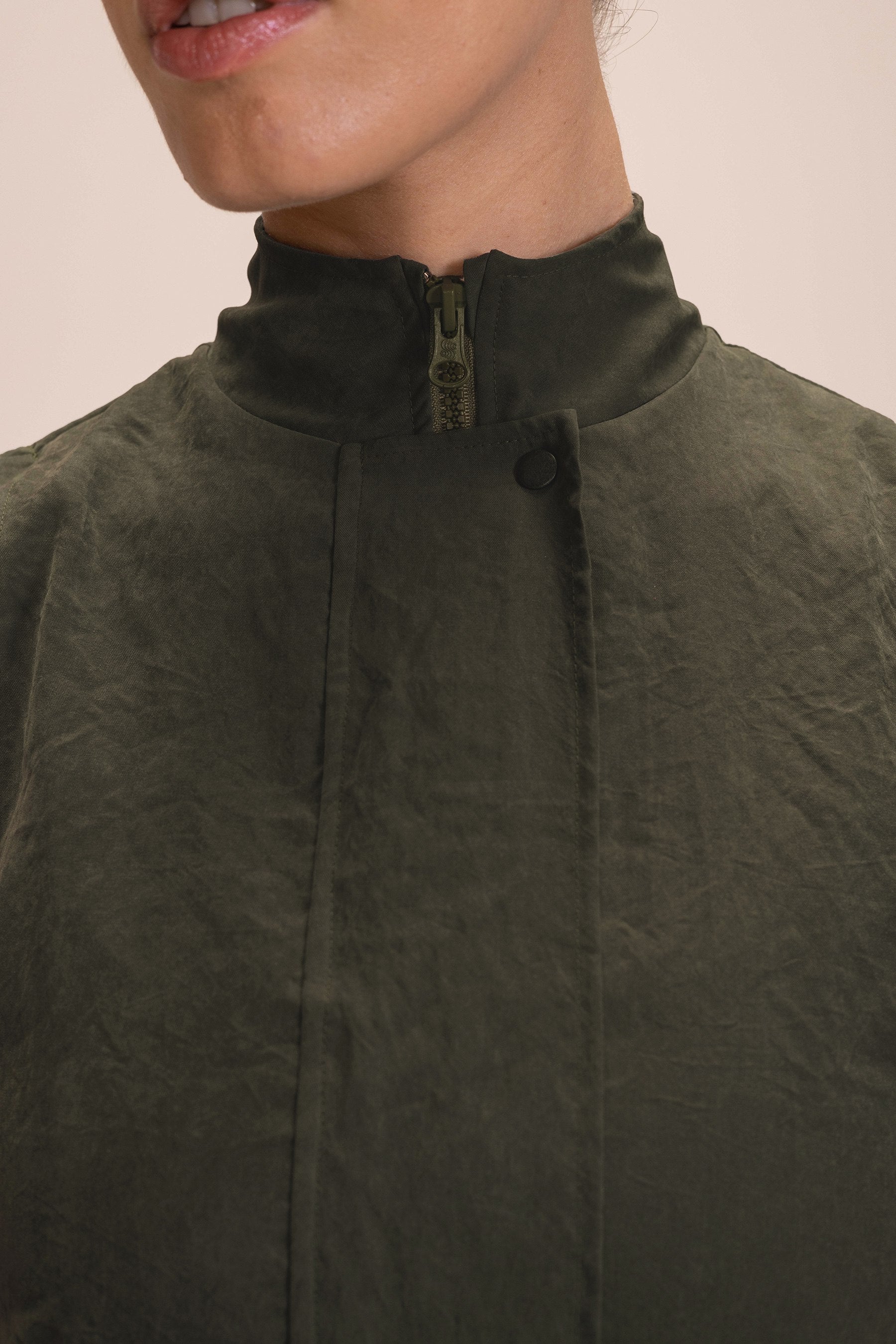 Maxi Like Vest 455245 - Stylish Women's Winter Puffer Vest for Outdoor Activities & Casual Wear
