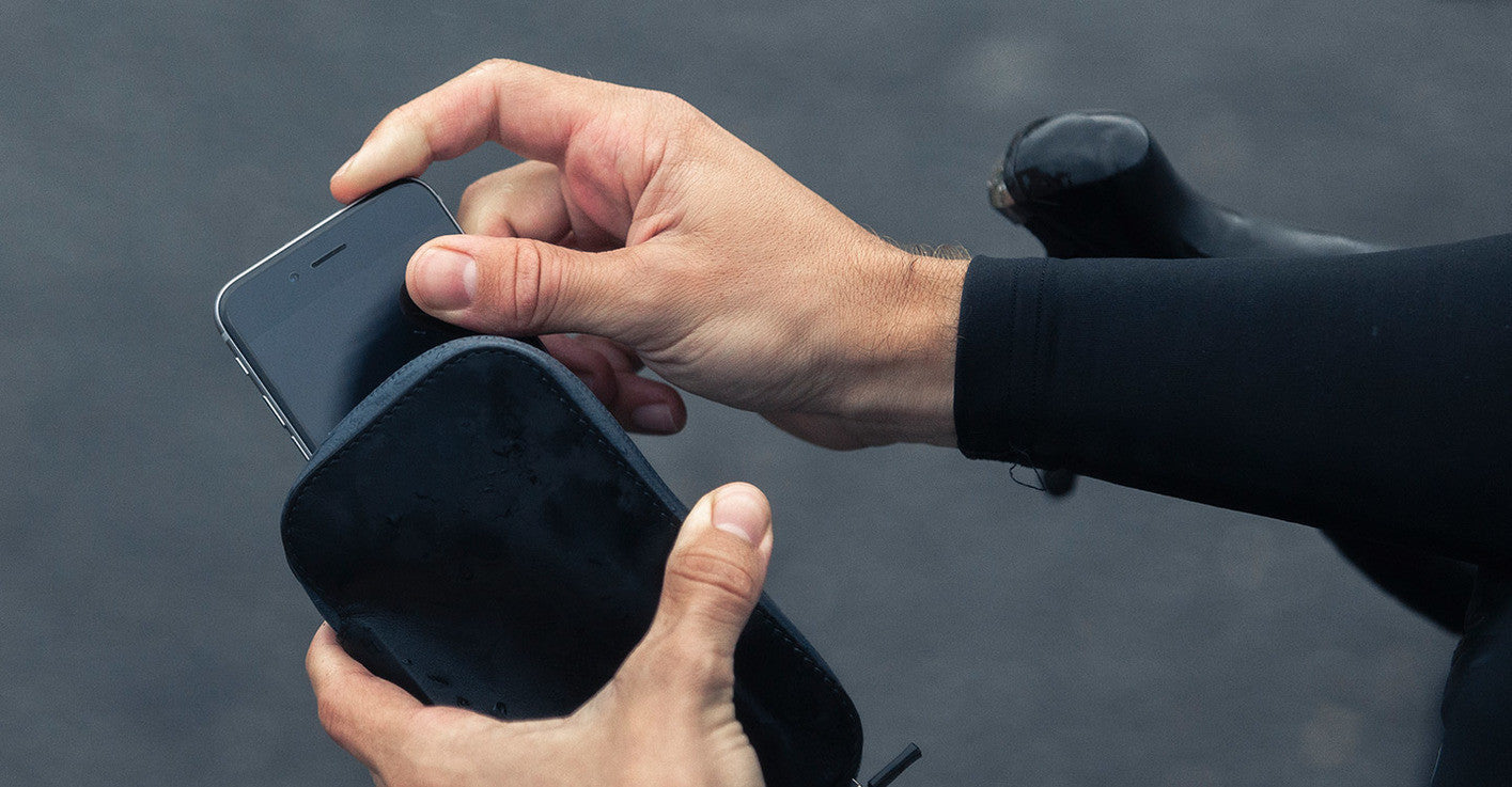 Bellroy Elements Phone Pocket for iPhone 6/6s - Waterproof & Slim Phone Case with RFID Protection | Perfect for Outdoor Adventures, Travel & Everyday Use