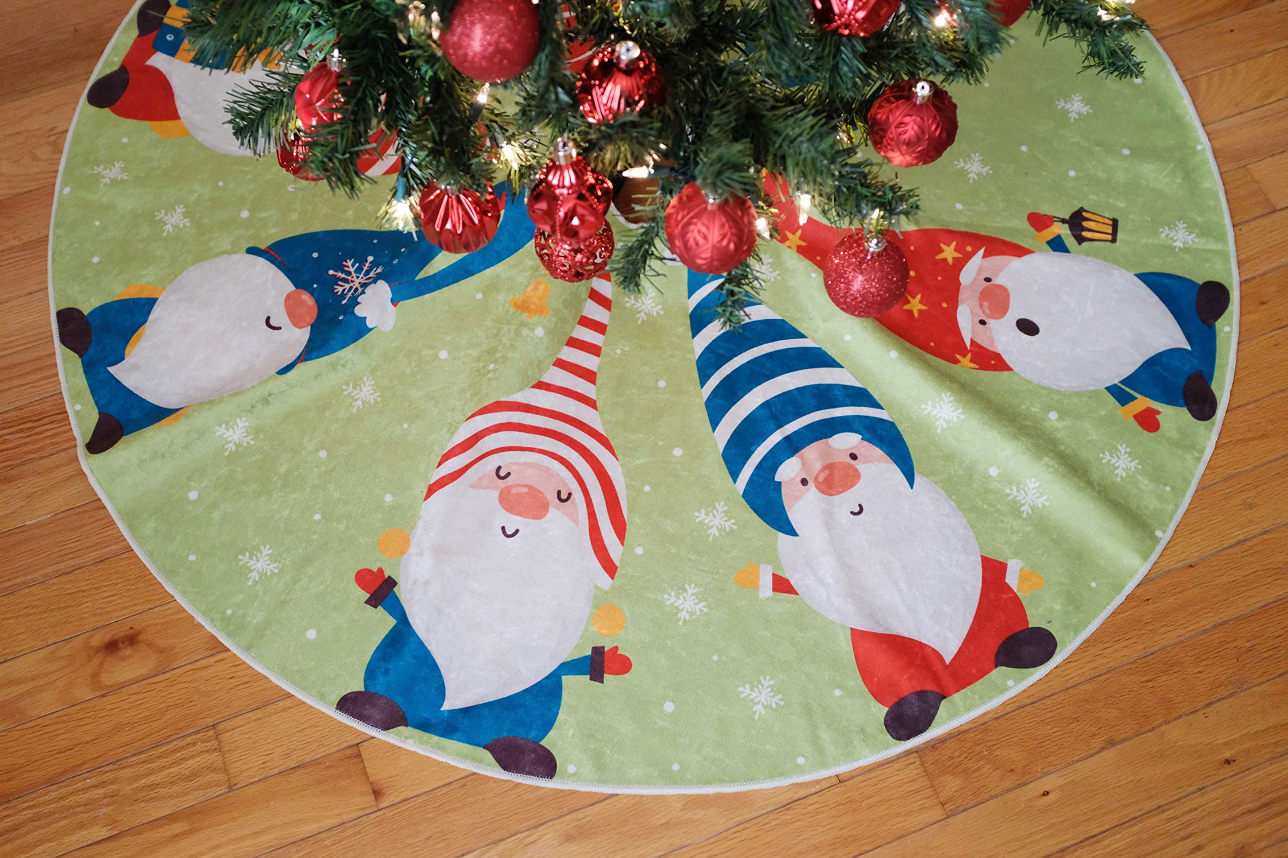 Soft Woven Christmas Tree Skirt with Gnome Design - 47 Inch Holiday Decor for Christmas Party & Indoor Festive Home Decoration | Perfect for Living Room, Fireplace & Gift Giving