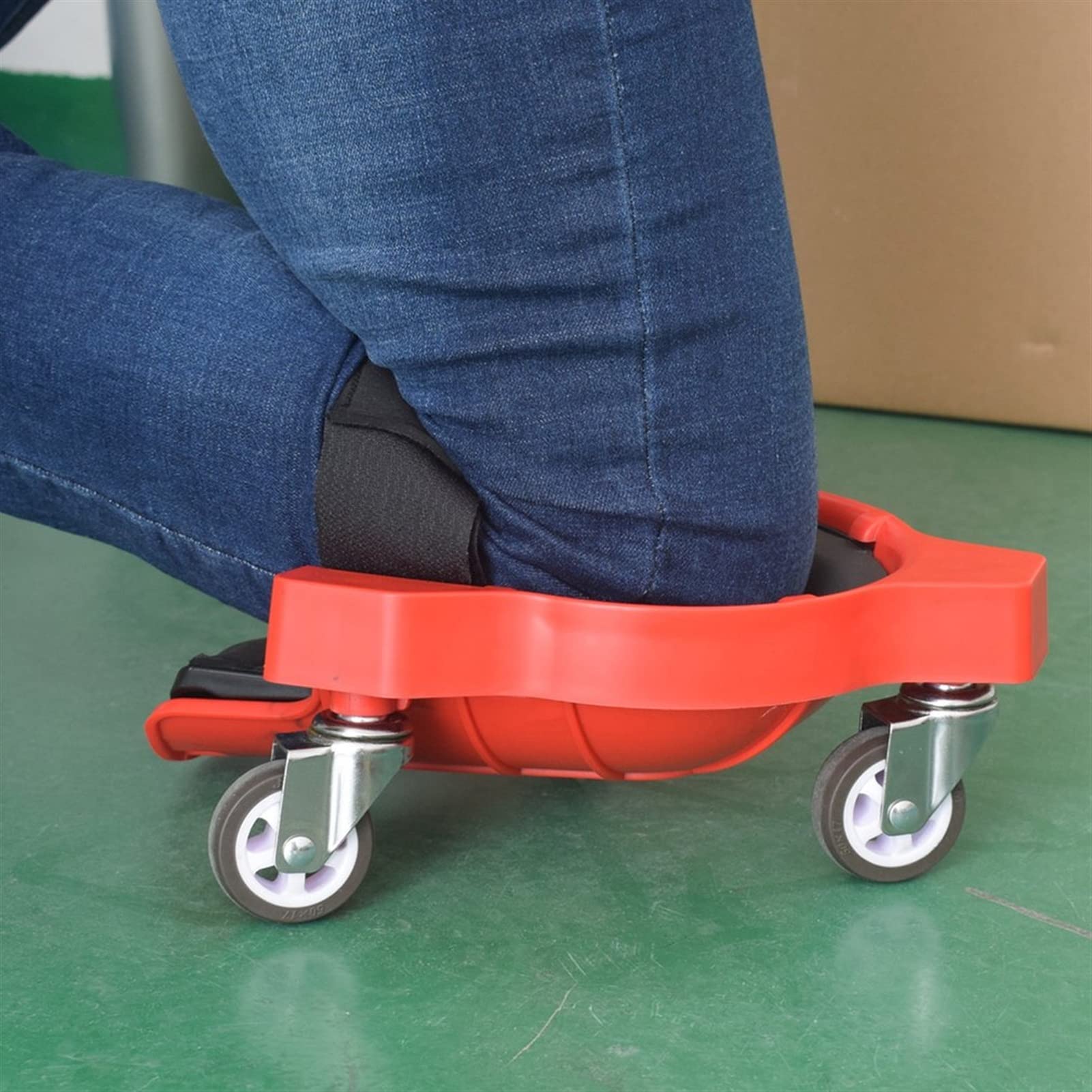 **Tile Vibrator Rolling Knee Pad with Built-in Wheels & Foam Padded Platform – Universal Kneeling Protection for Tile Tiling Machine – Ideal for Flooring, Construction & DIY Projects**