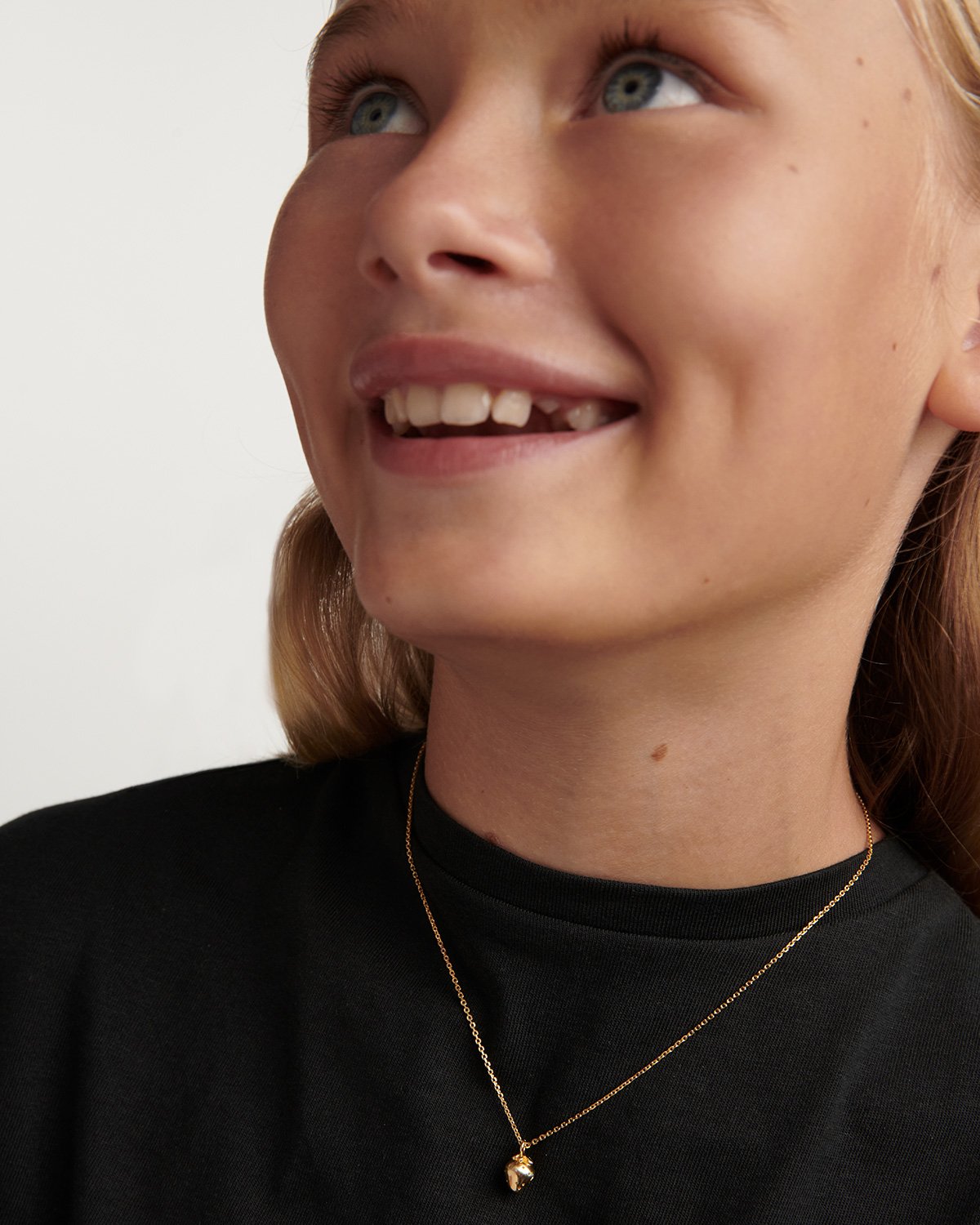 GRID 3 La Fraise Gold Necklace for Women - 18K Gold Plated Strawberry Pendant Necklace - Elegant Gift for Her - Perfect for Valentine's Day, Anniversary & Birthday Gifts