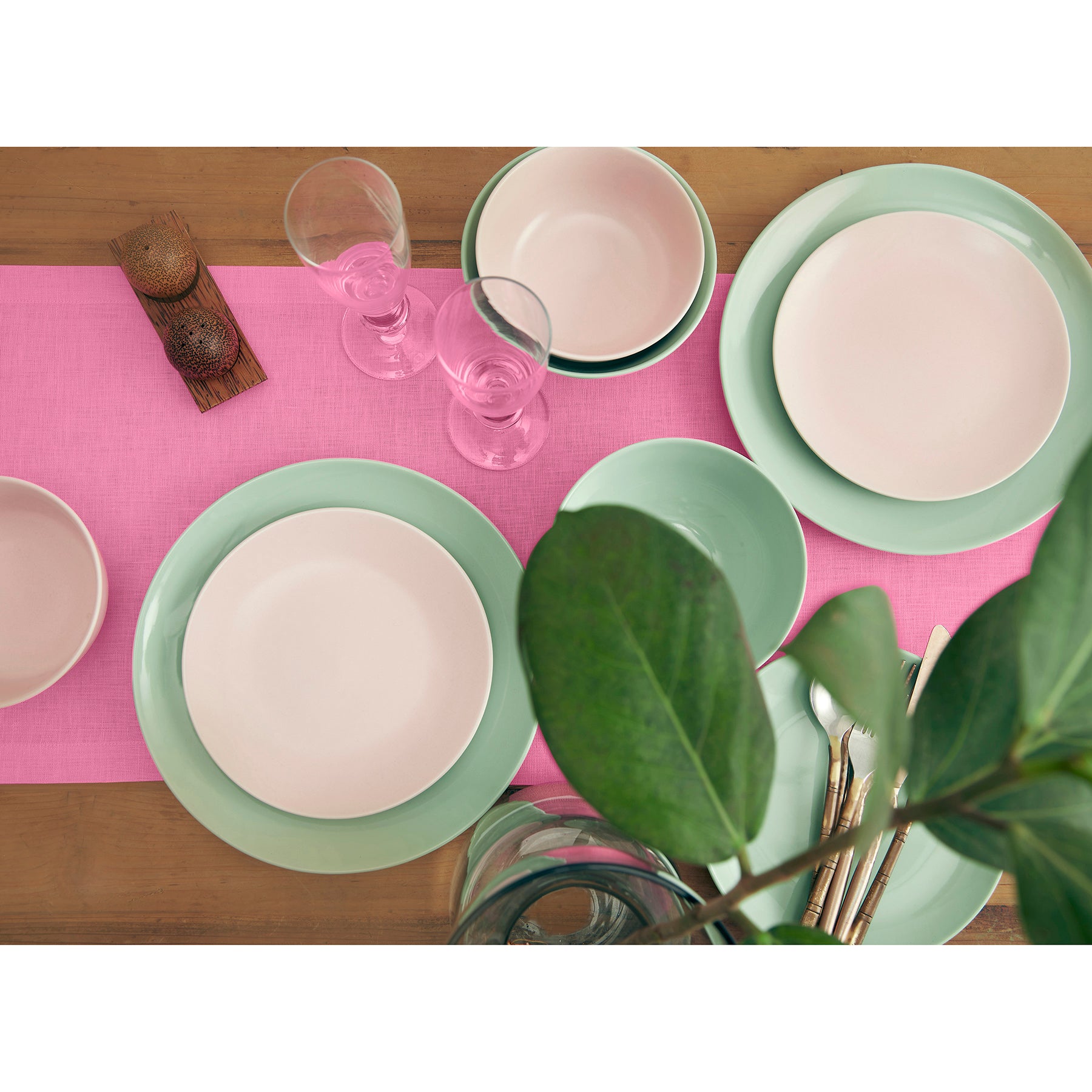 Elegant Fete Table Runner for Weddings, Parties & Events - Premium Decorative Dining Table Cover for Home & Restaurant Decor