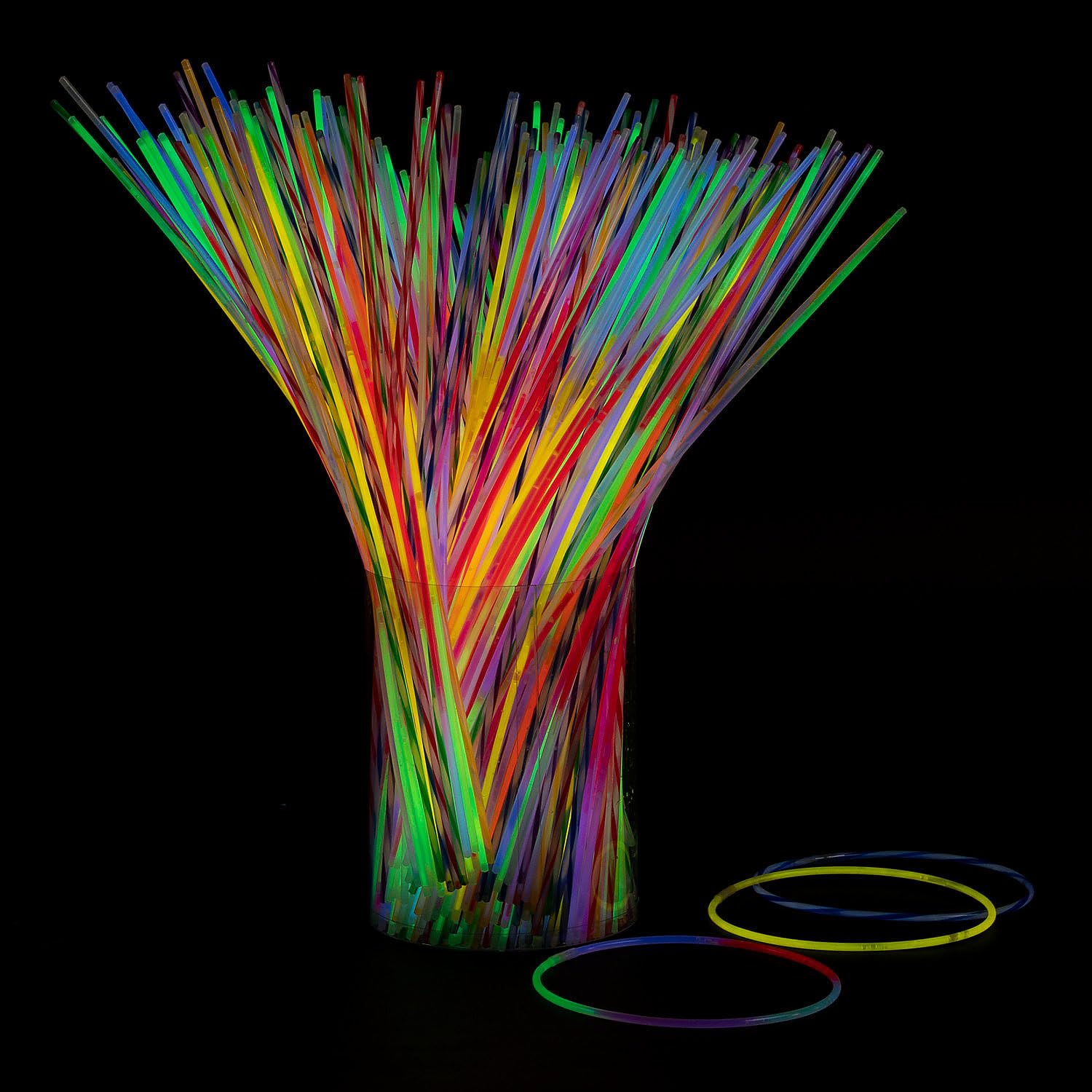 Fun Express Bulk Glow Necklaces - 500 Pc. Halloween Party Favors for Kids, Glow in the Dark Necklaces for Trick or Treat, Rave, Concerts & Nighttime Events