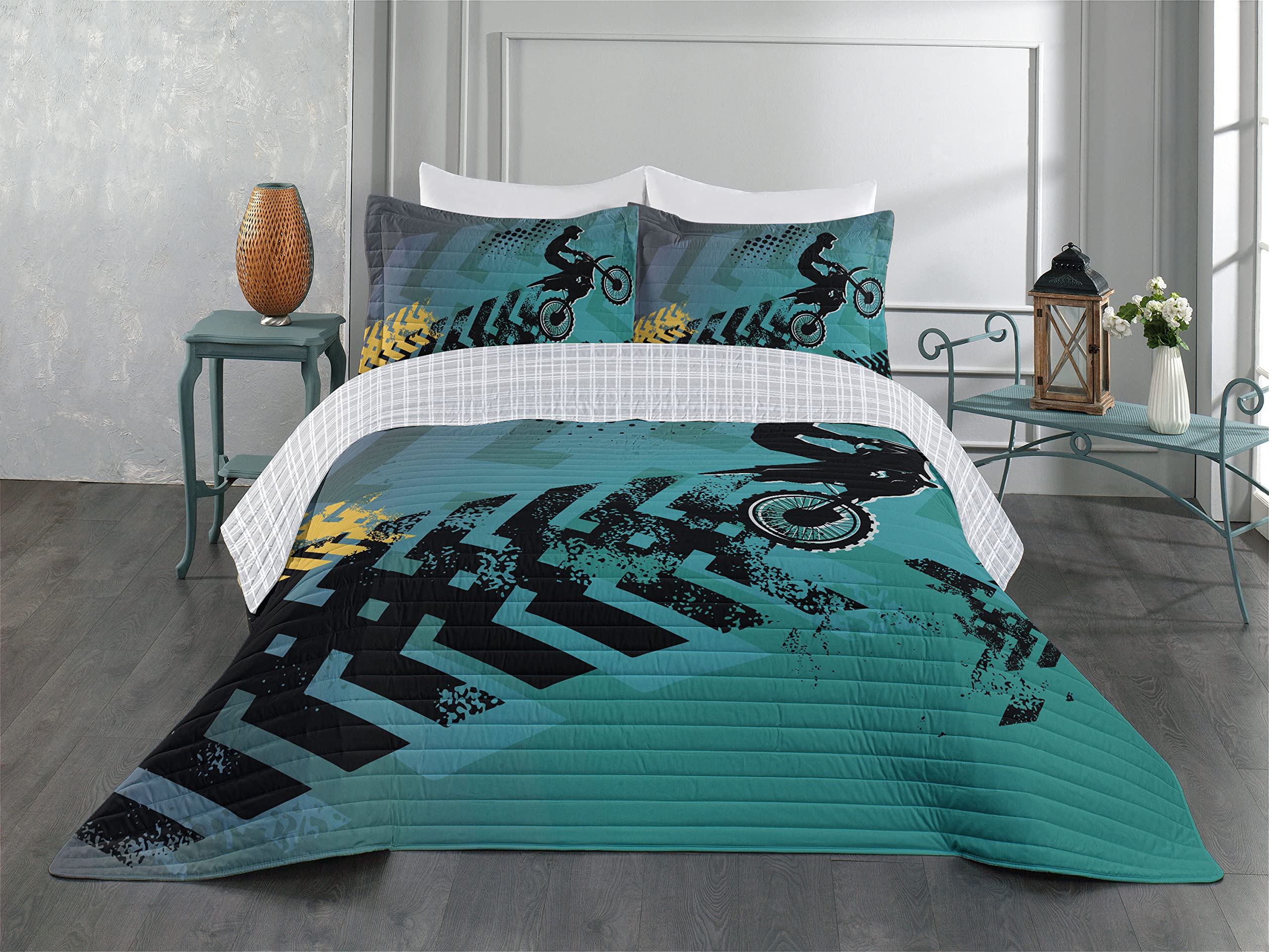 Ambesonne Reversible Dirt Bike Bedspread Set - Extreme Sports Stunt Racer Silhouette Design with Grunge Arrows | Microfiber Comforter & Pillow Shams | King Size Bedding in Teal, Pale Blue & Black | Perfect for Motorcycle Enthusiasts' Bedrooms & Man Caves