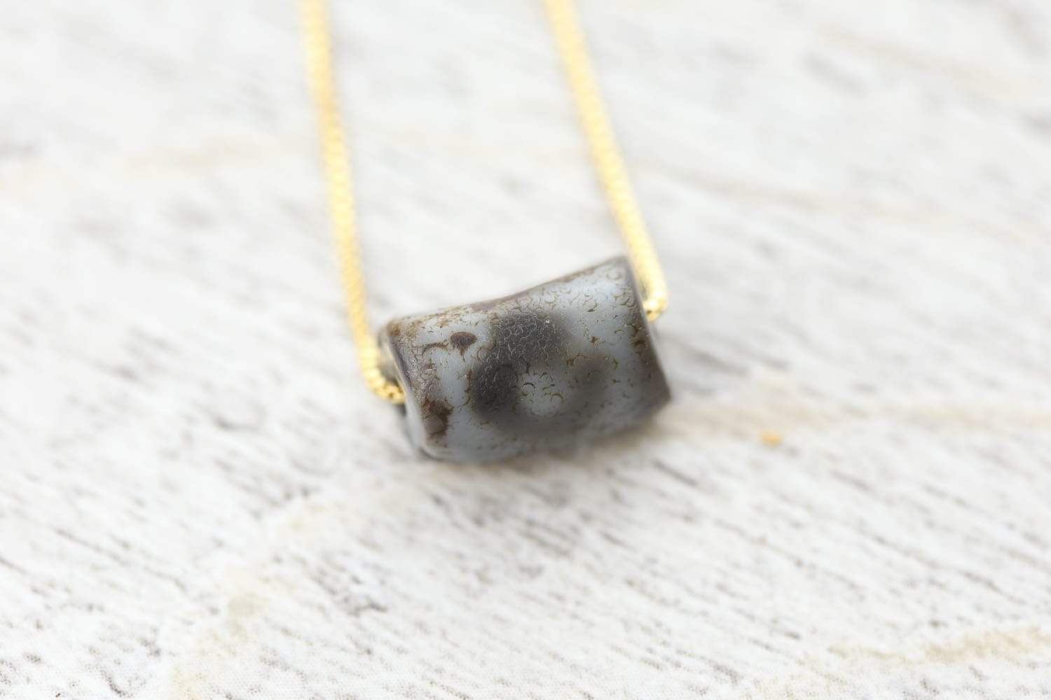 Ancient Tibetan 3 Eye Dzi Bead - Genuine Agate Stone Protection Amulet for Spiritual Healing, Wealth & Good Luck - Perfect for Meditation, Jewelry Making & Buddhist Rituals