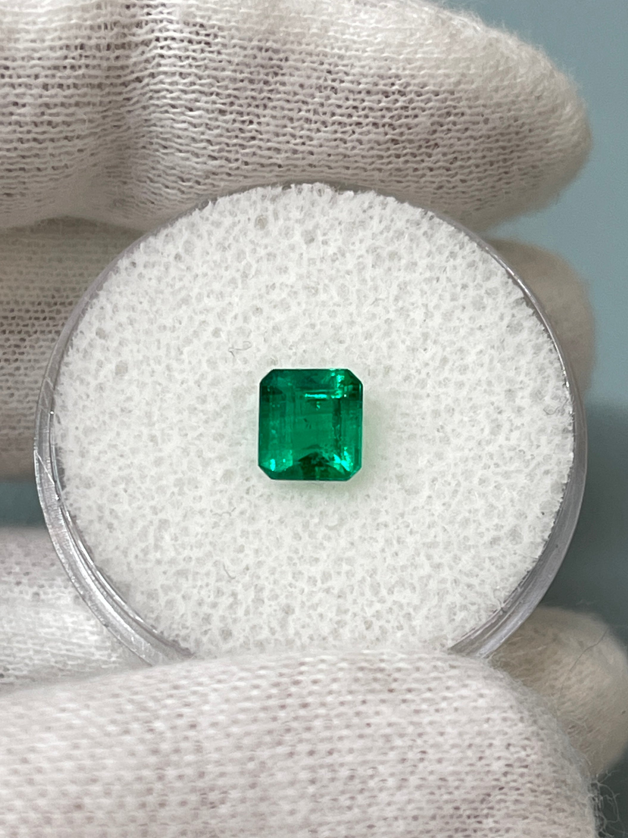 0.90 Carat AAA+ Colombian Loose Emerald - 5.8x5.4mm Asscher Cut Fine Gemstone for Jewelry Making & Engagement Rings