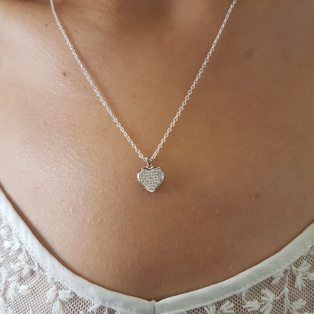 0.0tw 10K Solid Gold Round White Diamond Heart Pendant Necklace for Women - Elegant Valentine's Day Gift with Silver Chain - Perfect for Anniversaries, Birthdays & Romantic Occasions