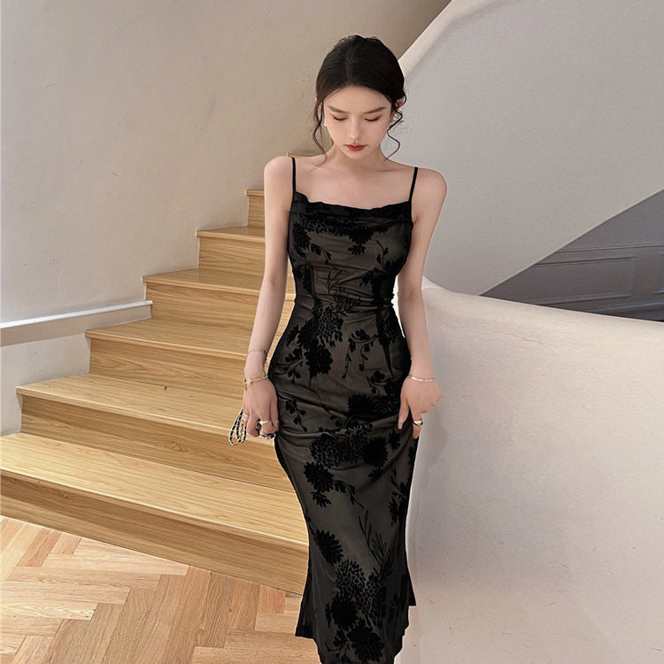 2023 Summer Retro Black Lace V-Neck Mermaid Dress for Women - Elegant Evening Gown for Parties, Weddings & Special Occasions