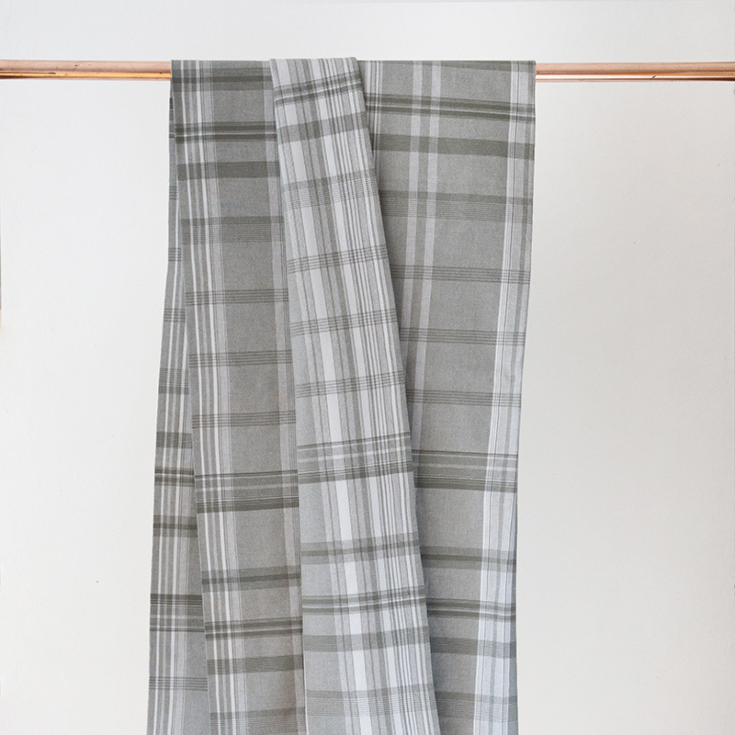 Premium Grey Tablecloth for Dining & Events - Elegant Country Check Design - Perfect for Weddings, Parties & Home Decor