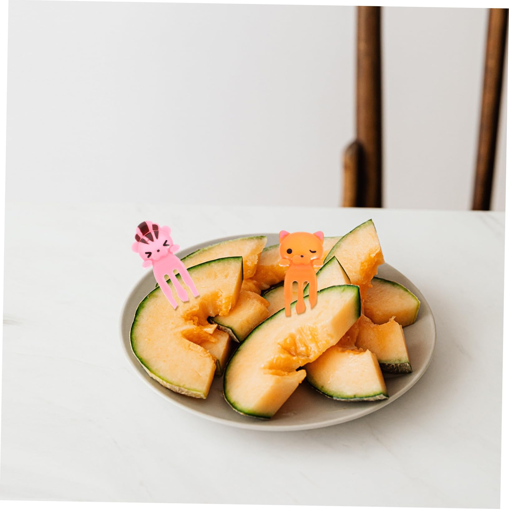 8pcs Cute Cartoon Animal Fruit Forks - Colorful Plastic Bento Dessert Picks for Kids, Party Snacks, and Fruit Platters - Perfect for Lunch Boxes, Picnics, and Birthday Celebrations