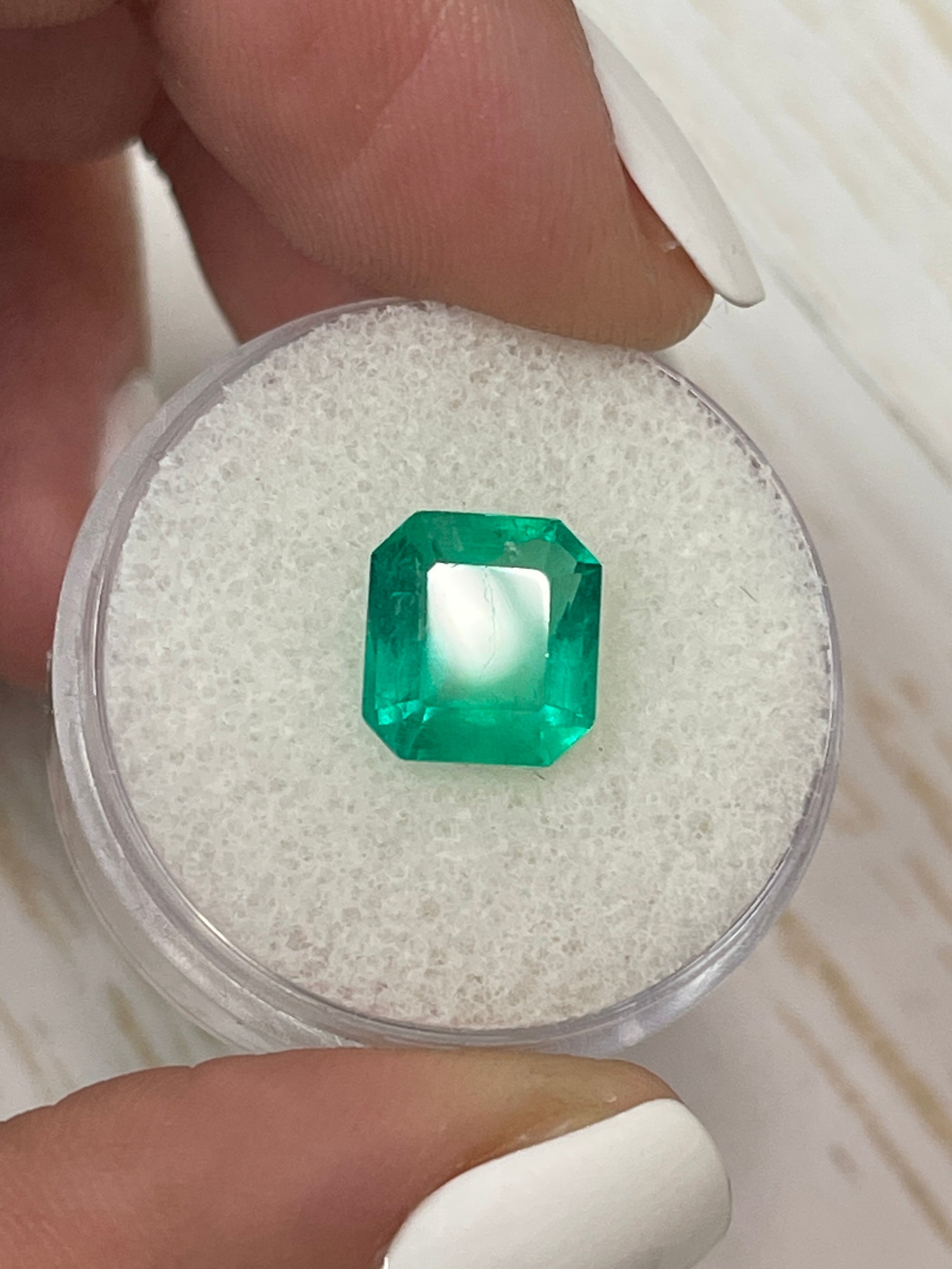 14K Gold Three Stone 2.81 Carat Medium Green Natural Colombian Loose Emerald - Emerald Cut Gemstone for Engagement Rings & Fine Jewelry Making