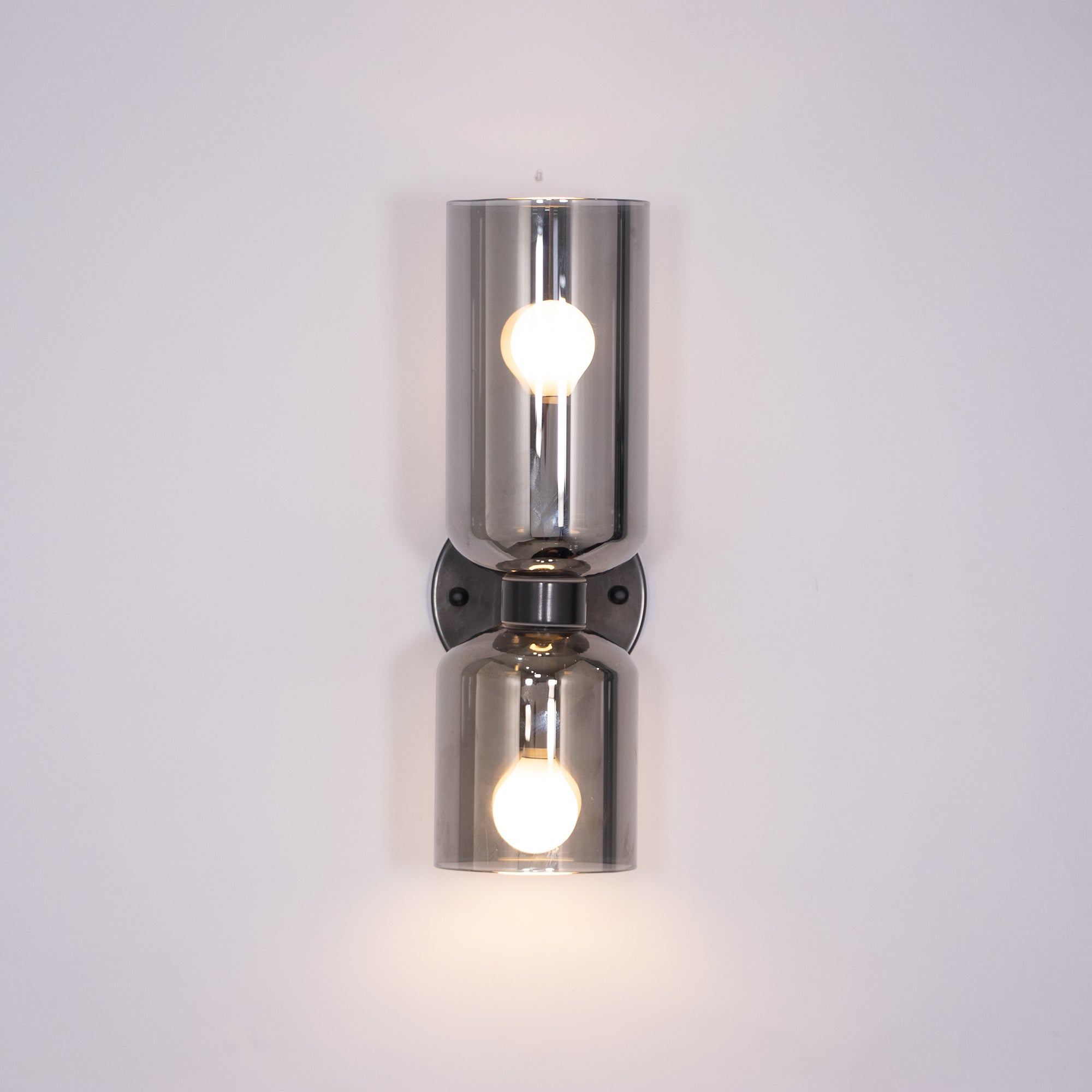 Edie Wall Lamp - Modern LED Sconce Light for Bedroom, Living Room & Hallway - Dimmable Plug-in Wall Light Fixture with Adjustable Arm - Perfect for Reading, Decor & Ambient Lighting