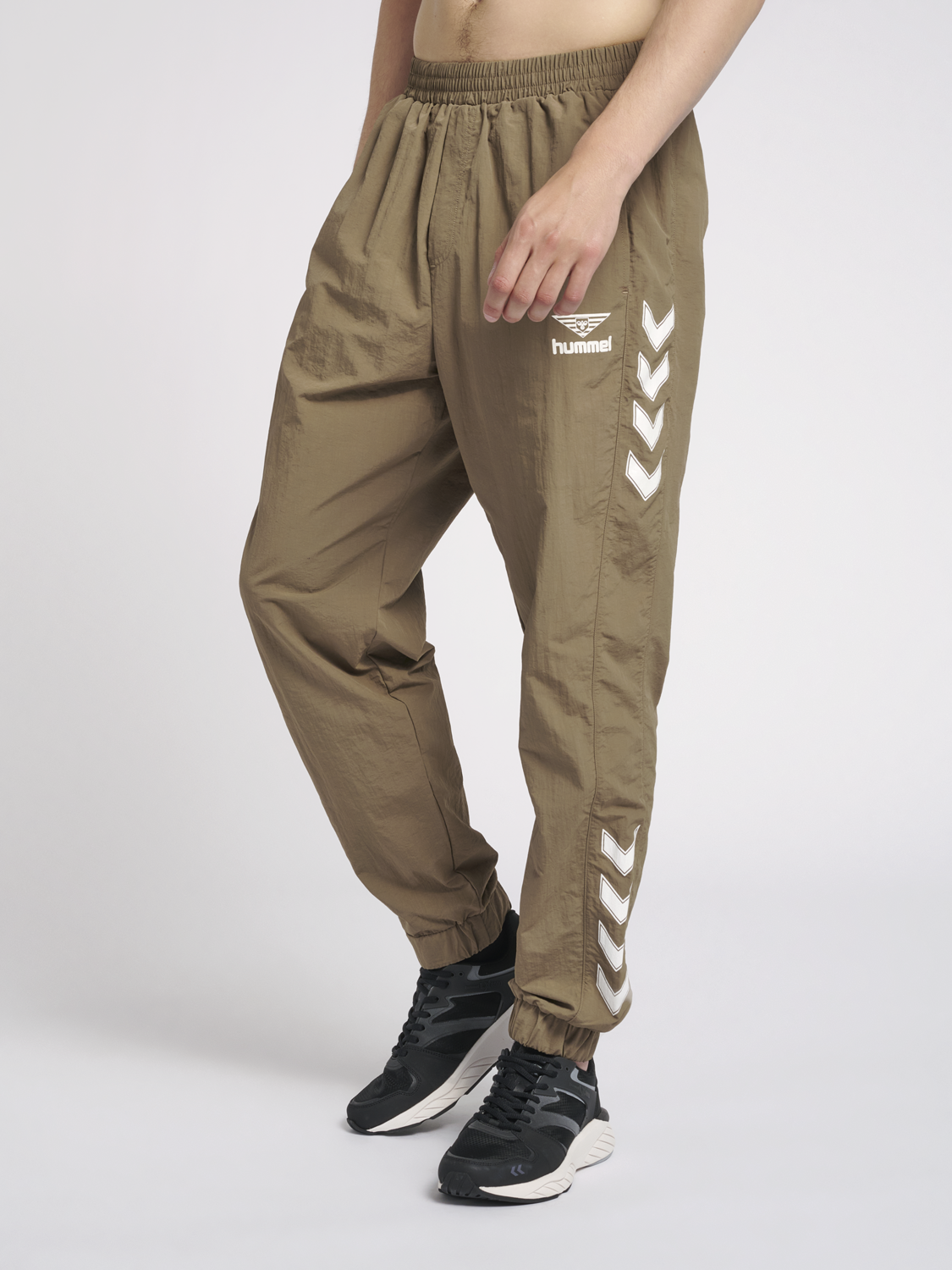 Hummel HMLNIKKI Women's Casual Pants in Walnut Brown - Perfect for Yoga, Lounge & Everyday Wear