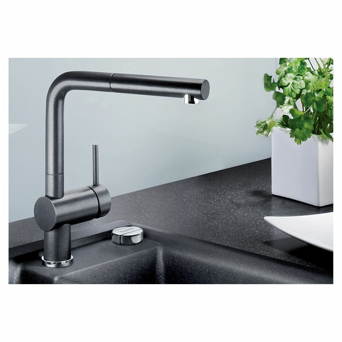 Blanco LINUS S Mixer with Pull Out Tap - Black (LINUSSB) | Premium Kitchen Faucet for Modern Homes, Perfect for Washing Dishes & Food Prep