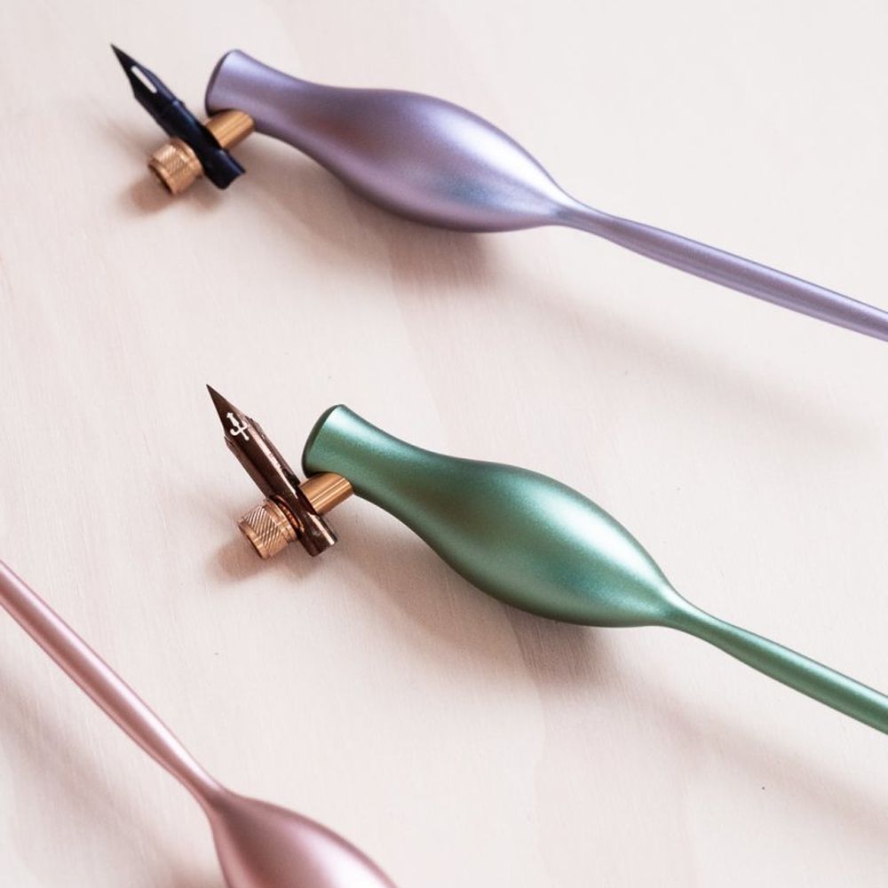 Tom's Studio Premium Calligraphy Nib Holder - Carrot Design for Dip Pen Writing | Perfect for Hand Lettering, Wedding Invitations & Art Projects