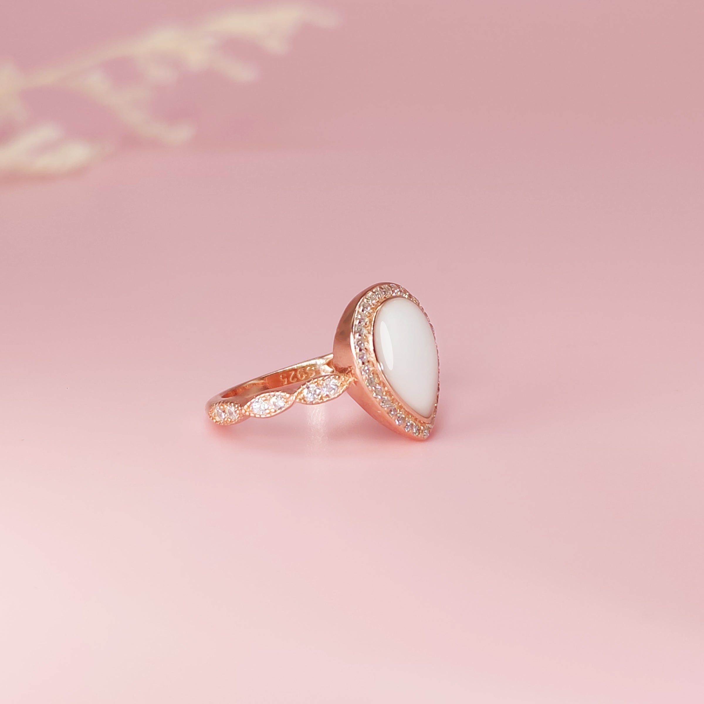 Lumina Essence Breastmilk Keepsake Ring - Memorial Jewelry for Nursing Mothers - Perfect for Breastfeeding Moms, Baby Shower Gifts & Mother's Day Presents