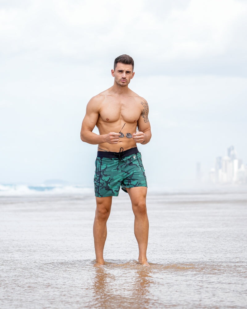 Striped Green Camouflage T-Shirt for Men - Comfortable Casual Wear for Outdoor Activities & Hunting