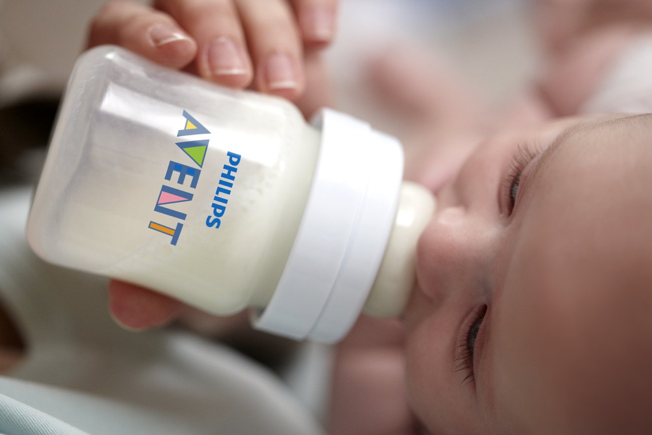 Philips Avent Classic Plus Baby Bottles, 9 Ounce (5 Pack) - BPA-Free, Anti-Colic, Natural Feeding - Perfect for Newborns, Infants & Travel | Ideal for Breastfeeding, Formula Feeding & On-the-Go Use