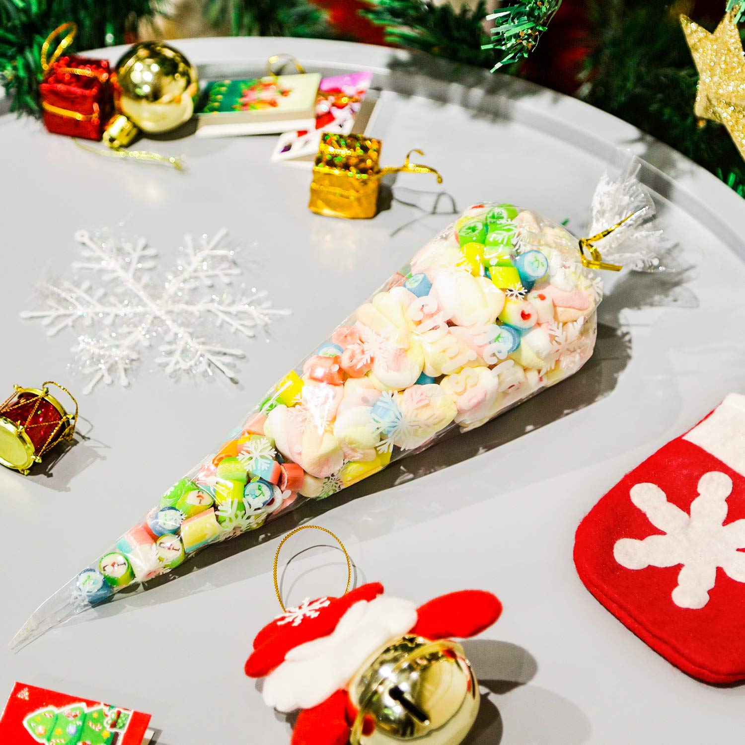 Tatuo 100-Pack Clear Christmas Cone Cellophane Bags - Medium Triangle Treat Bags with Twist Ties for Holiday Candy, Party Favors & Gift Wrapping (Snowflake Design) - Perfect for Christmas Celebrations, Cookie Exchanges & Stocking Stuffers
