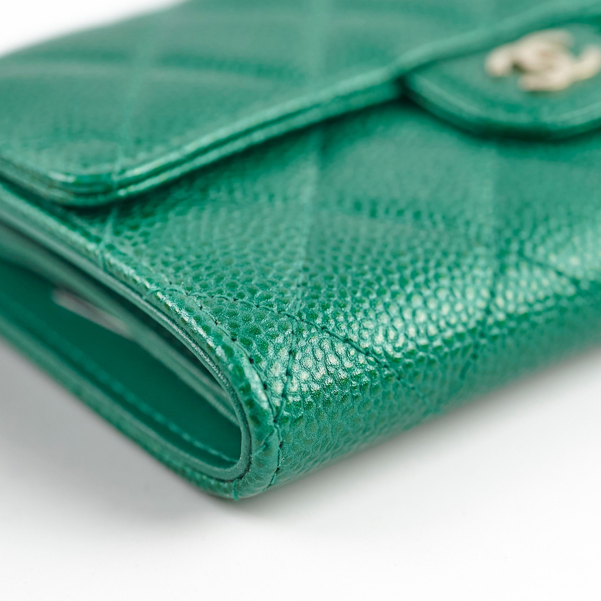 Chanel 18S Caviar Wallet Iridescent Emerald Green - Luxury Women's Leather Wallet for Everyday Use & Special Occasions