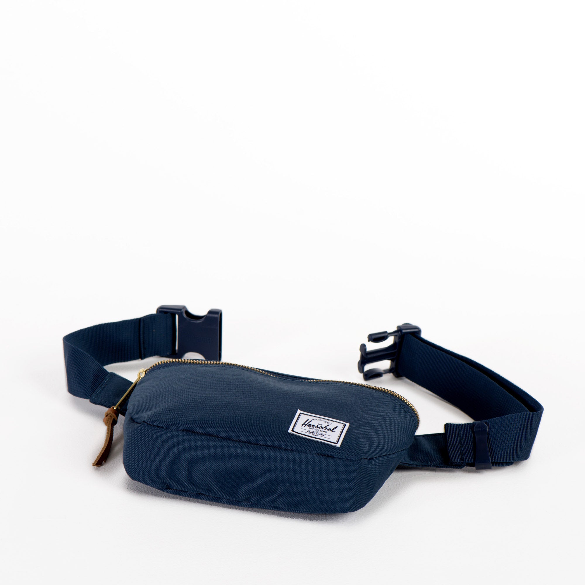 Herschel Fifteen Hip Pack - Water-Resistant Waist Bag for Travel, Hiking & Everyday Use - Navy Blue