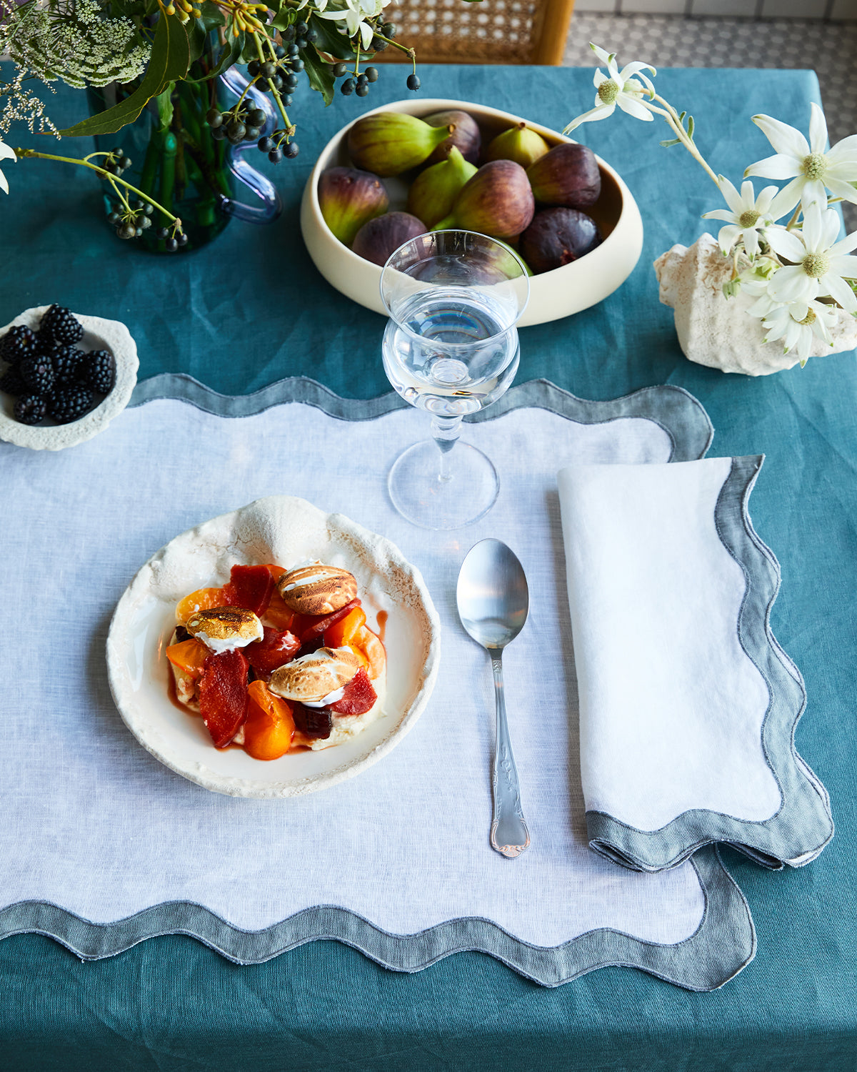 Premium 100% French Flax Linen Scalloped Edge Napkins - Set of 4 White & Natural Mineral Wash Table Linens for Elegant Dining, Wedding Decor & Rustic Tablescapes