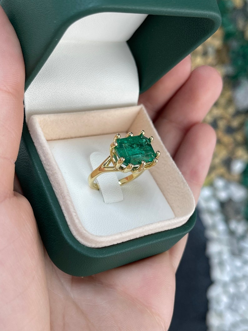 6.12ct 18K Gold Emerald Ring with 10-Prong Setting | Deep Rich Green Solitaire Engagement Ring | Perfect for Weddings, Anniversaries & Special Occasions