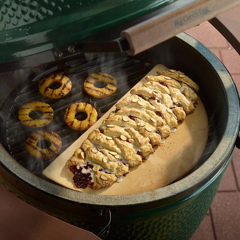 Big Green Egg Half Baking Stone for Medium Egg Conveggtor 127273 - Perfect for Pizza, Bread & Baking Accessories - Ideal for Outdoor Grilling & BBQ Cooking