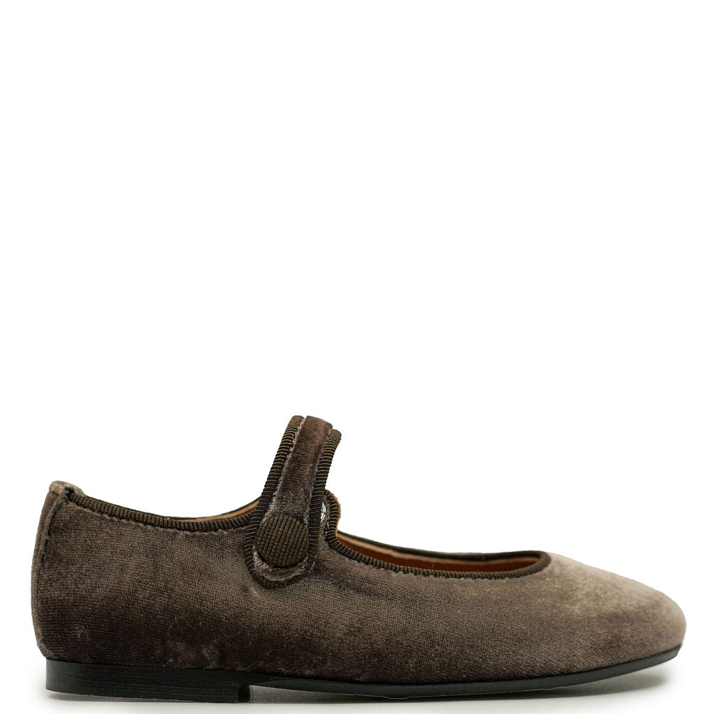 Velvet Mary Jane Shoes for Women - Comfortable & Stylish Flats - Perfect for Work, Casual Outfits & Special Occasions