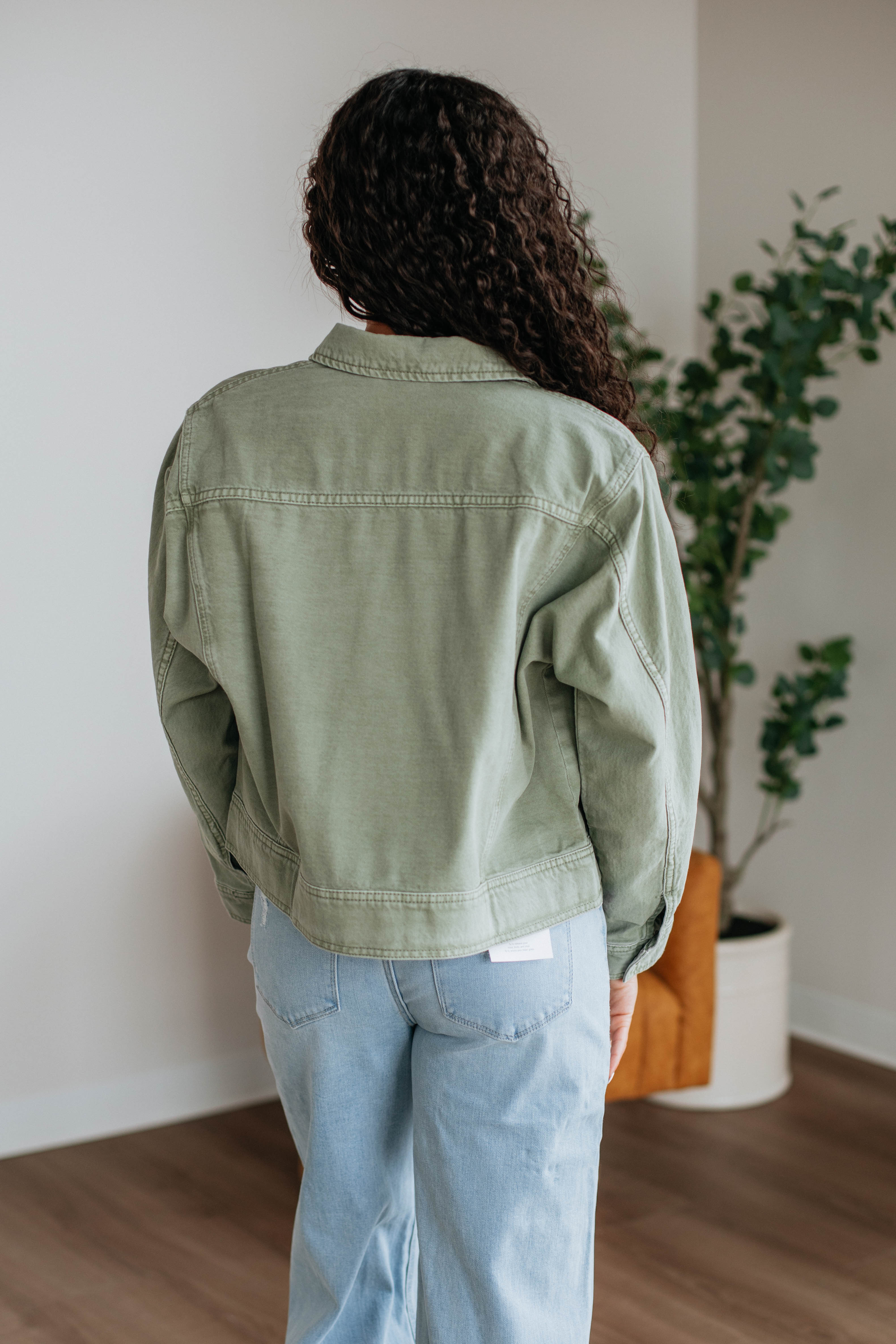 Drelin Women's Denim Jacket - Classic Blue Distressed Vintage Style for Casual Wear | Perfect for Everyday Outfits, Layering & Fall Fashion