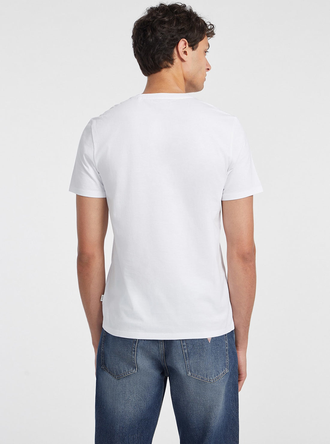 Guess Women's White Slim Fit Logo T-Shirt - Casual Cotton Tee for Everyday Wear & Street Style Outfits
