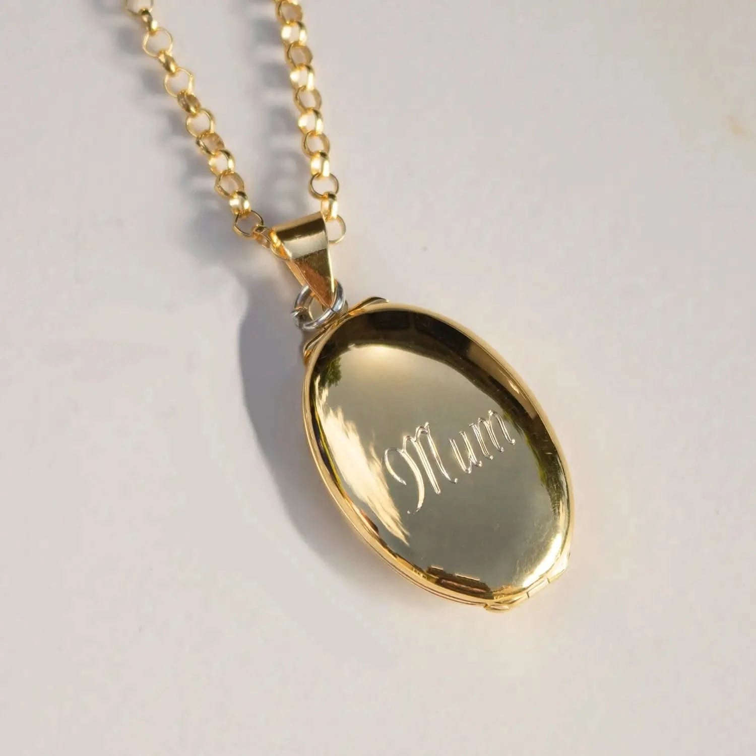 Elegant Gold Four Picture Oval Locket - Perfect for Cherishing Family Memories, Anniversaries & Special Occasions