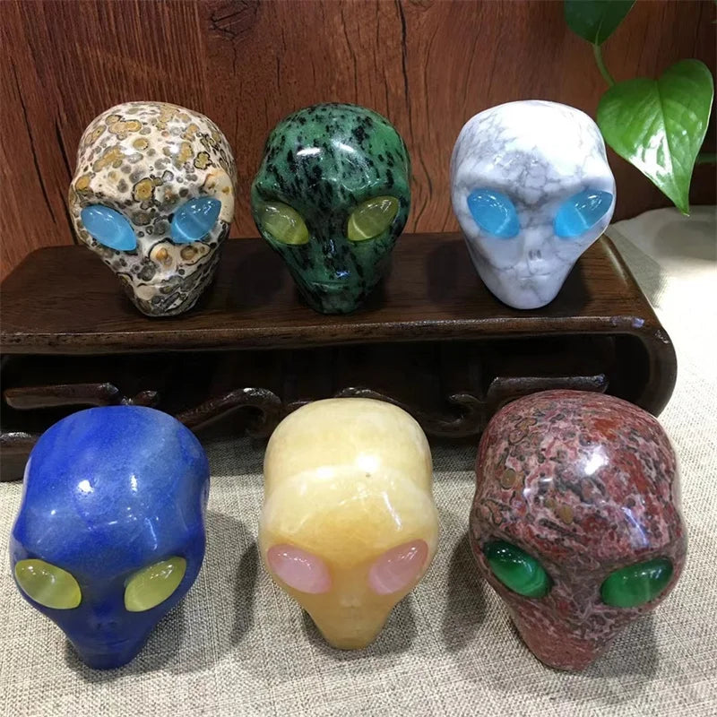 Natural Stone Carved Alien Skull Statue - Healing Crystal Decor, Gemstone Collection (1pc) - Perfect for Meditation, Home Decor & Spiritual Gifts