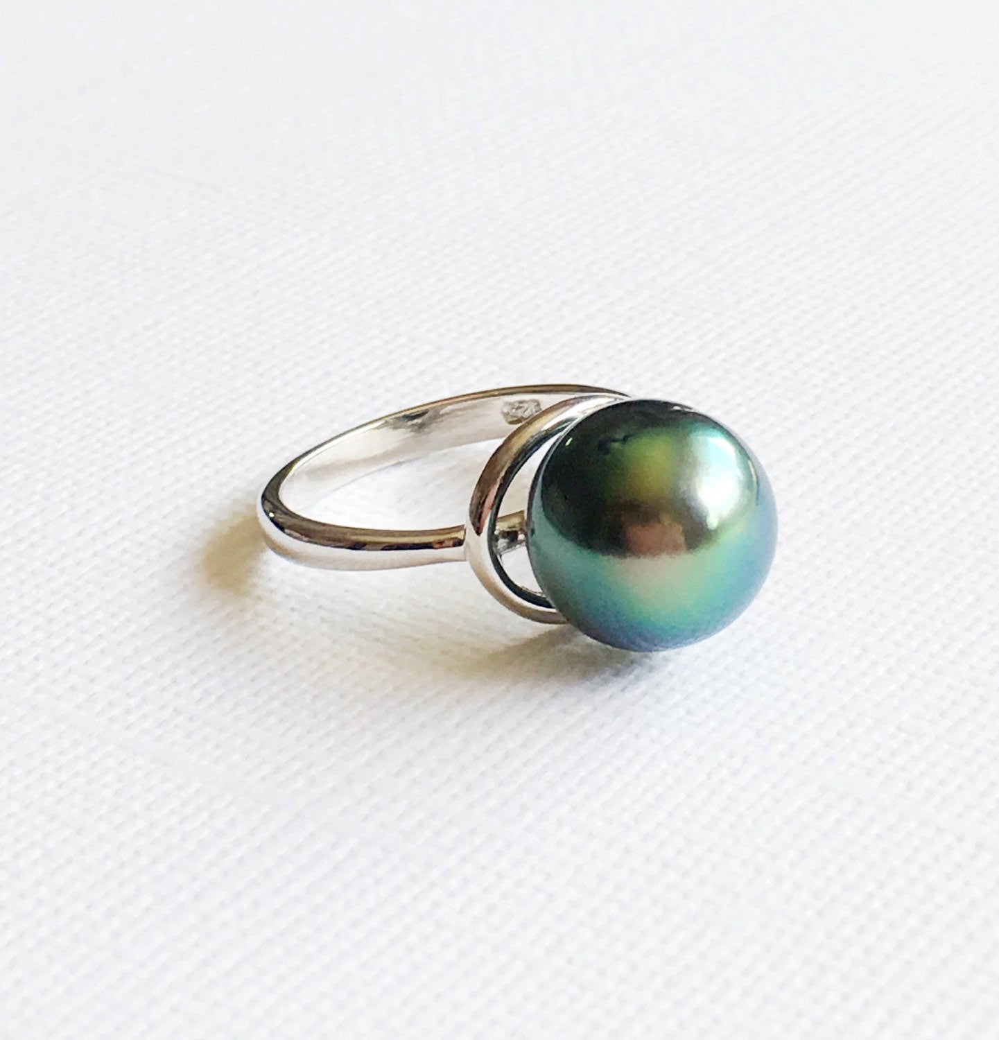 Exquisite Tahitian Pearl Teardrop Ring (R150) - Elegant Jewelry for Women, Perfect for Weddings, Parties & Special Occasions