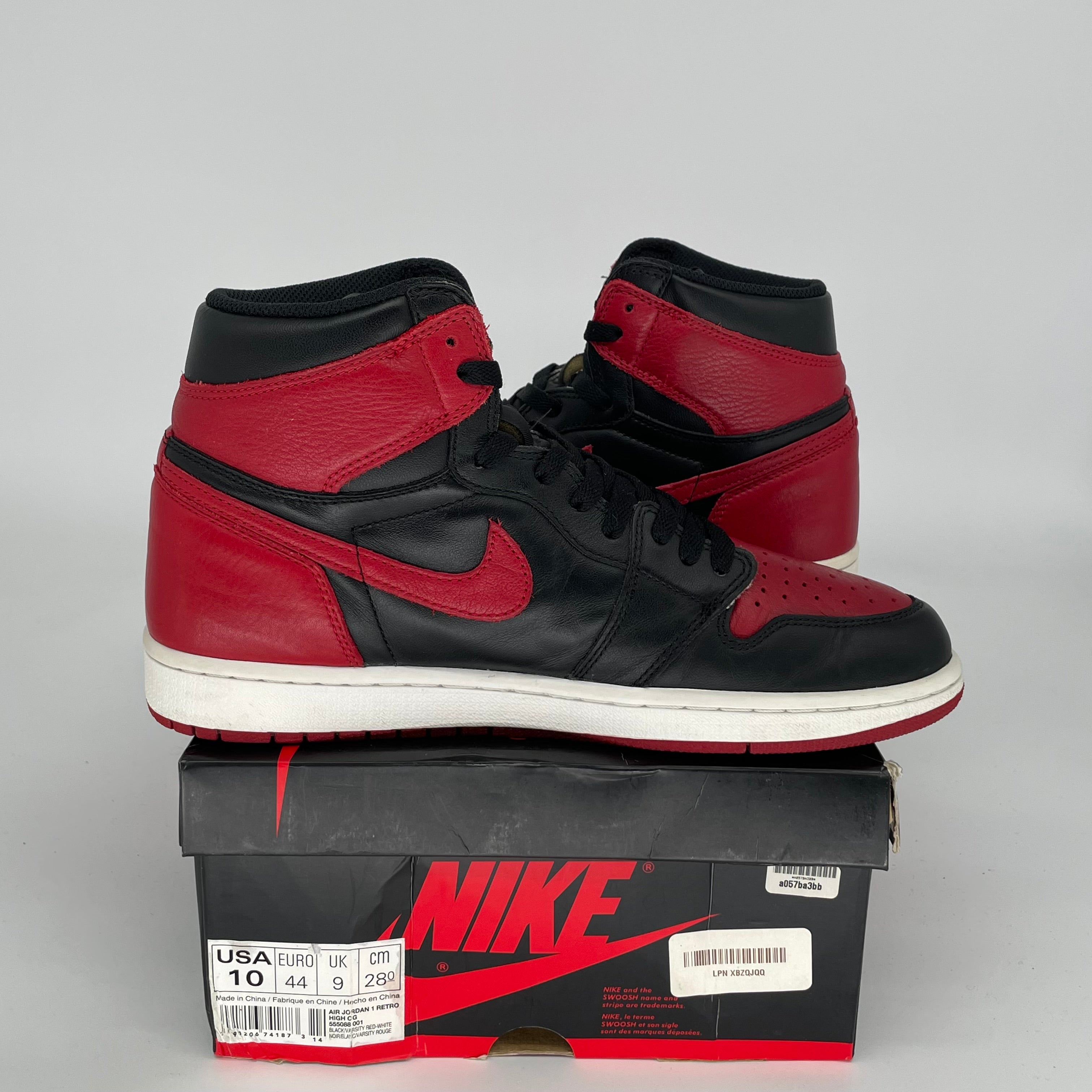 Original Air Jordan 1 Retro High OG 'Bred' Size 10 Men's Basketball Shoes 555088-001 - Perfect for Sneaker Collectors & Streetwear Fashion
