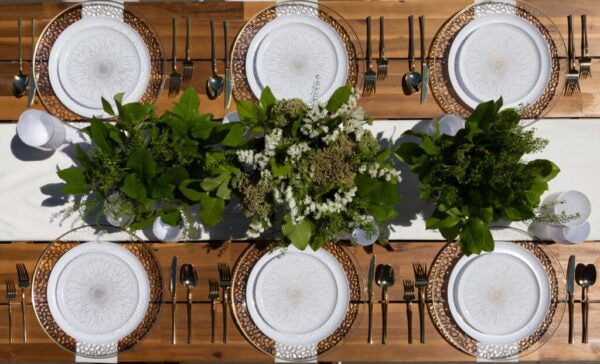 20-Piece White and Gold Round Plastic Dinnerware Set - Elegant Disposable Plates, Bowls & Cutlery for 10 Guests - Perfect for Weddings, Parties, and Outdoor Events