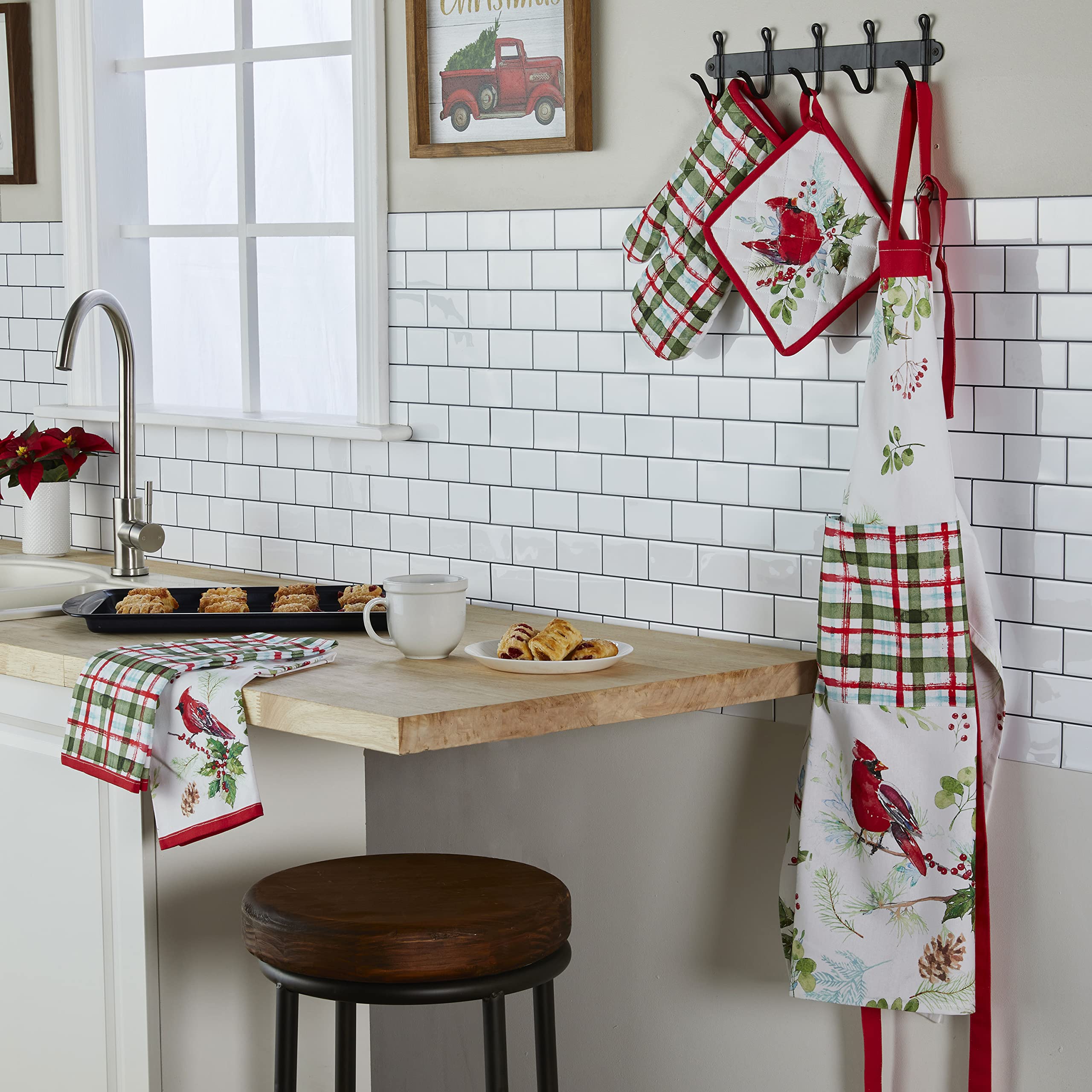 SKL Home Berry Cardinal Oven Mitt and Pot Holder Set (2-Piece) - Heat Resistant Kitchen Gloves & Potholders for Baking, Cooking, Grilling - Perfect for Thanksgiving, Christmas & Holiday Cooking