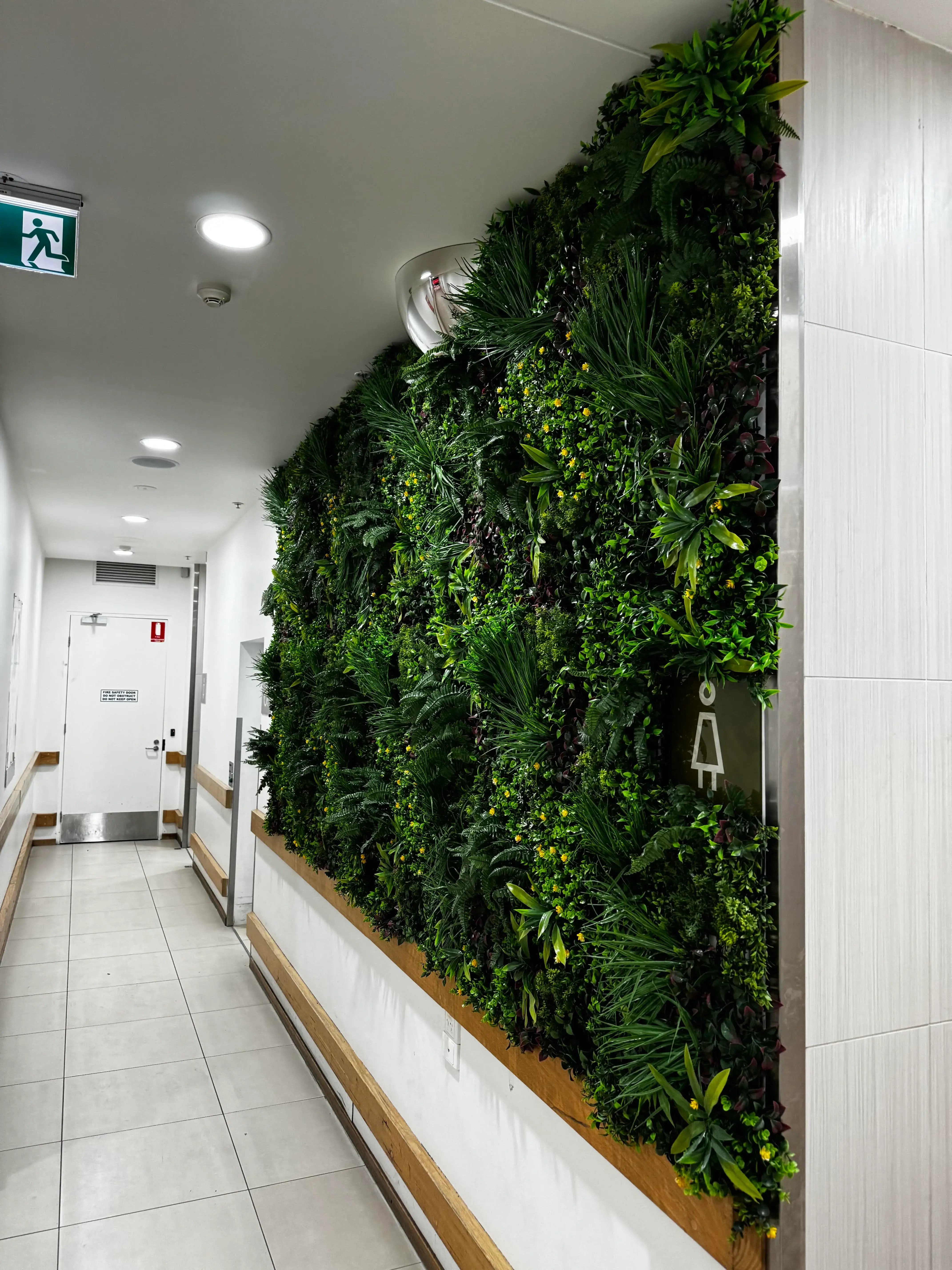 Premium Artificial Vertical Garden Wall Panel - 100cm x 100cm UV Resistant Fern Green Wall Decor for Indoor/Outdoor - Perfect for Home, Office, Balcony & Patio Landscaping