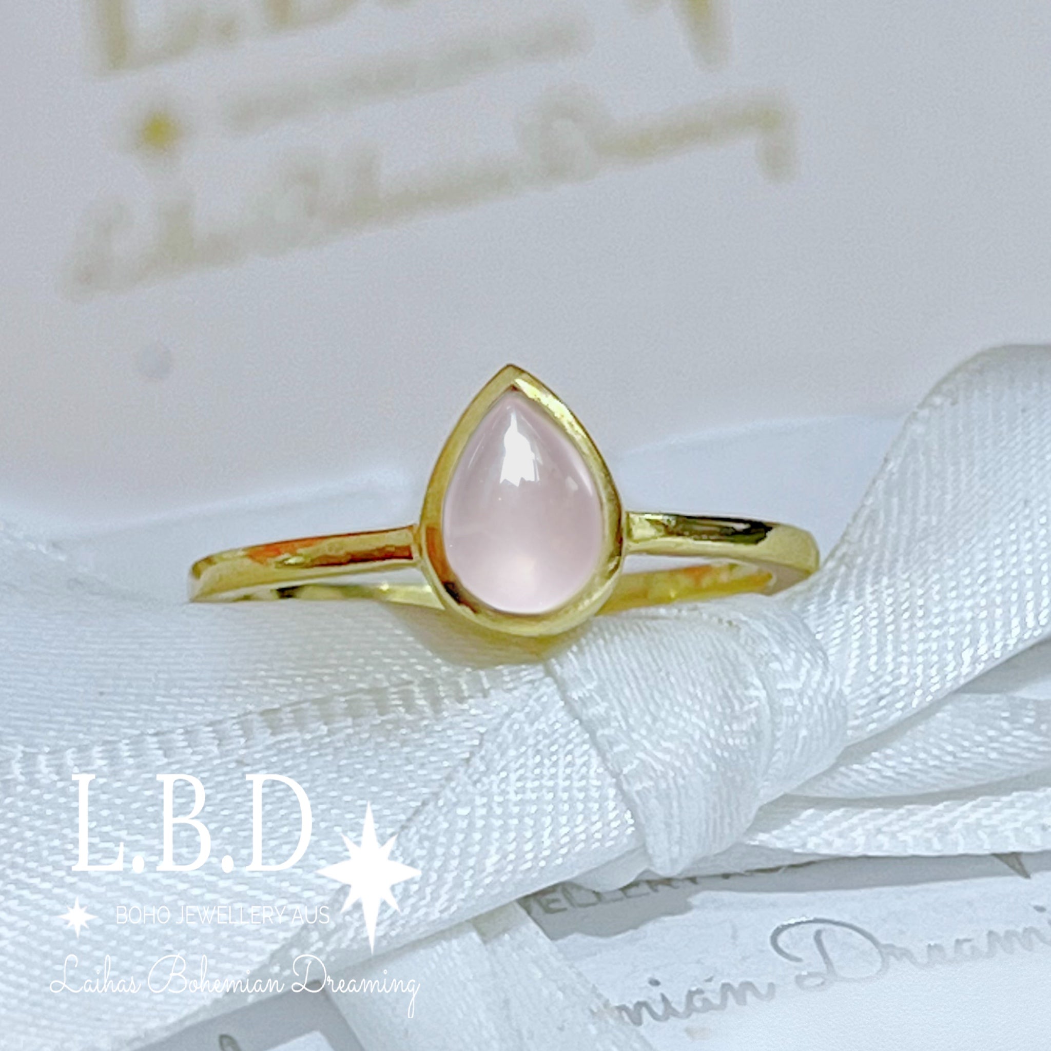 Laihas Mini Tearing Spirit Gold Rose Quartz Ring for Women - Elegant Healing Crystal Jewelry Gift for Valentine's Day, Anniversary & Spiritual Healing