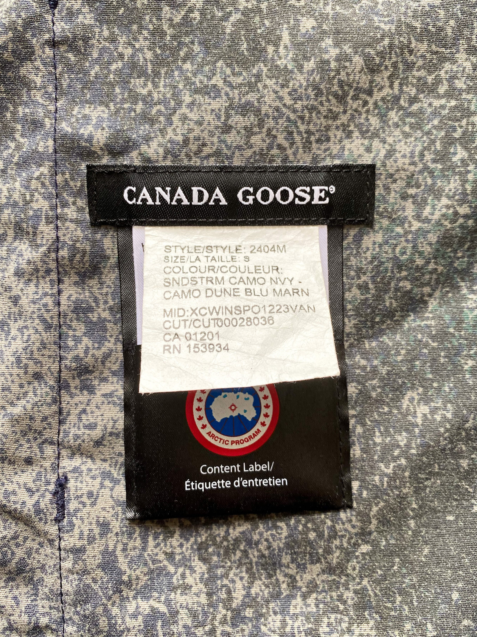 Canada Goose Navy Sandstorm Camo Voyager Men's Jacket - Waterproof Winter Coat for Outdoor Activities & Urban Style