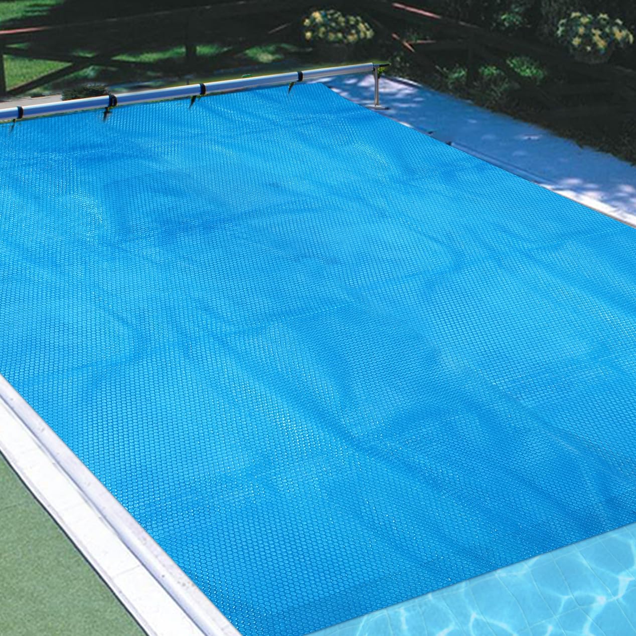 GARVEE 16ft x 32ft Rectangle Solar Pool Cover - 300Î¼m Thick Heat Retaining Blanket for In-Ground & Above-Ground Swimming Pools | UV Protection, Energy Saving | Perfect for Backyard, Family, Summer Use