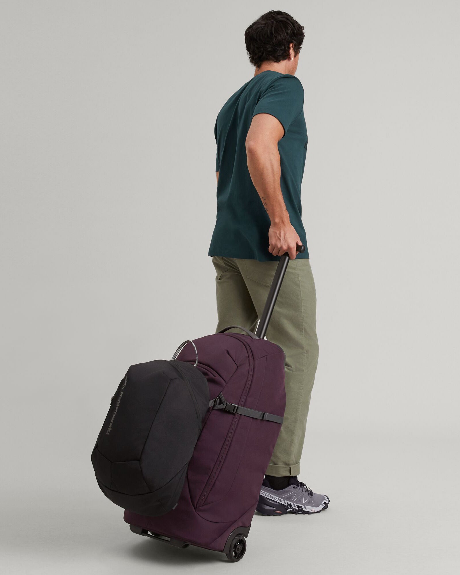Gluon Beyond Backpack 18L Black Stingray - Lightweight Durable Hiking Backpack for Men & Women - Perfect for Travel, Camping and Outdoor Adventures