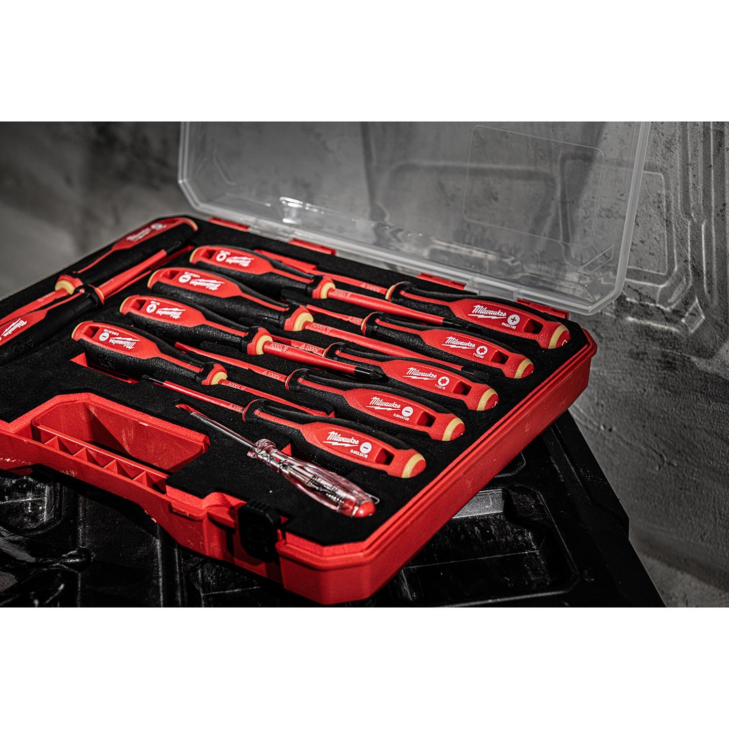 Milwaukee 4932479095 12-Piece Tri-Lobe VDE Screwdriver Set - Professional Insulated Screwdrivers for Electricians & DIY Projects